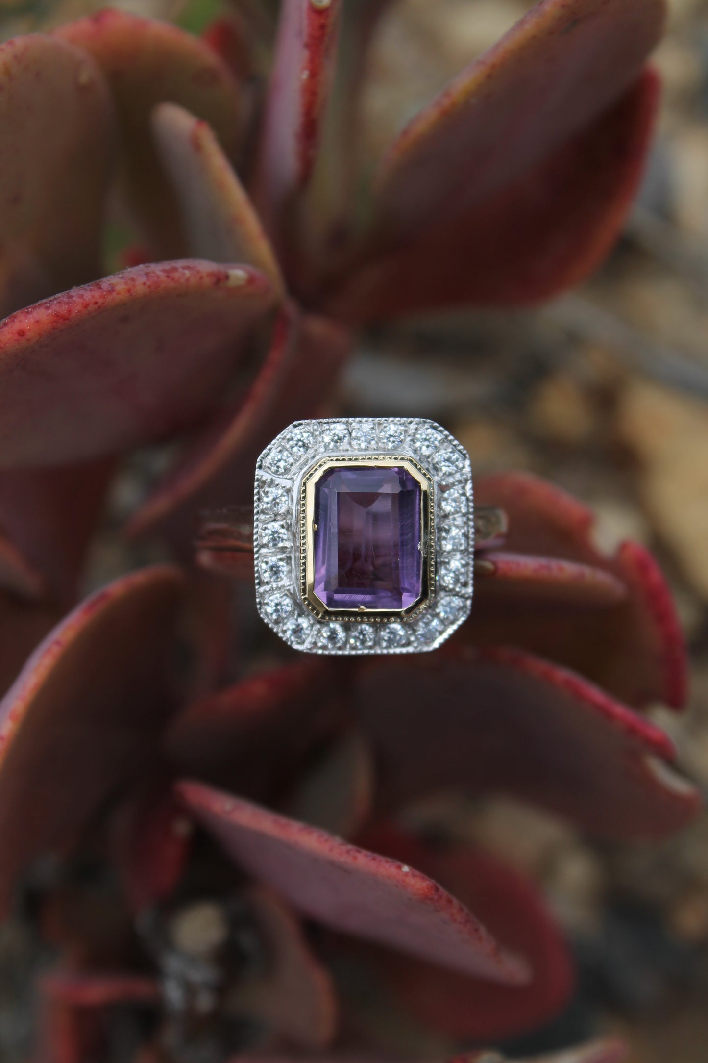 Anillo hecho a mano, plata 925, oro amarillo 18k, cuarzo amatista y zirconitas.
