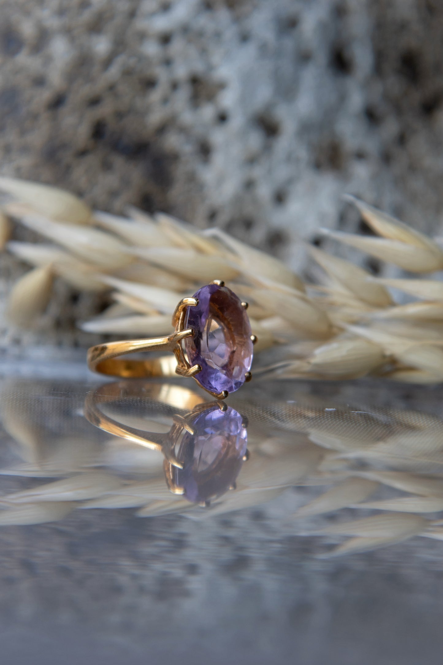Anillo plata 925 enchapado en oro y cuarzo amatista