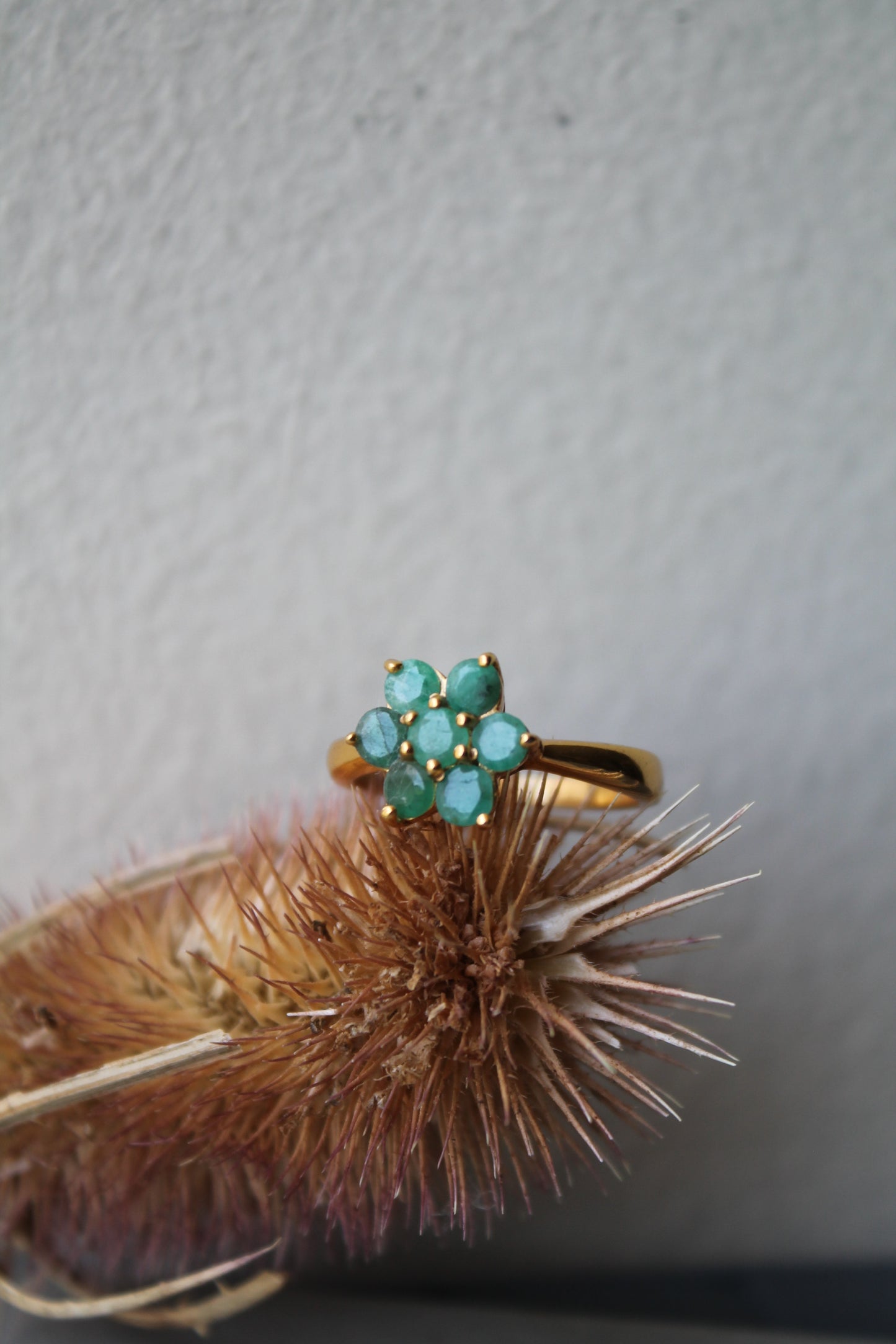 Anillo plata 925 enchapado en oro y esmeraldas