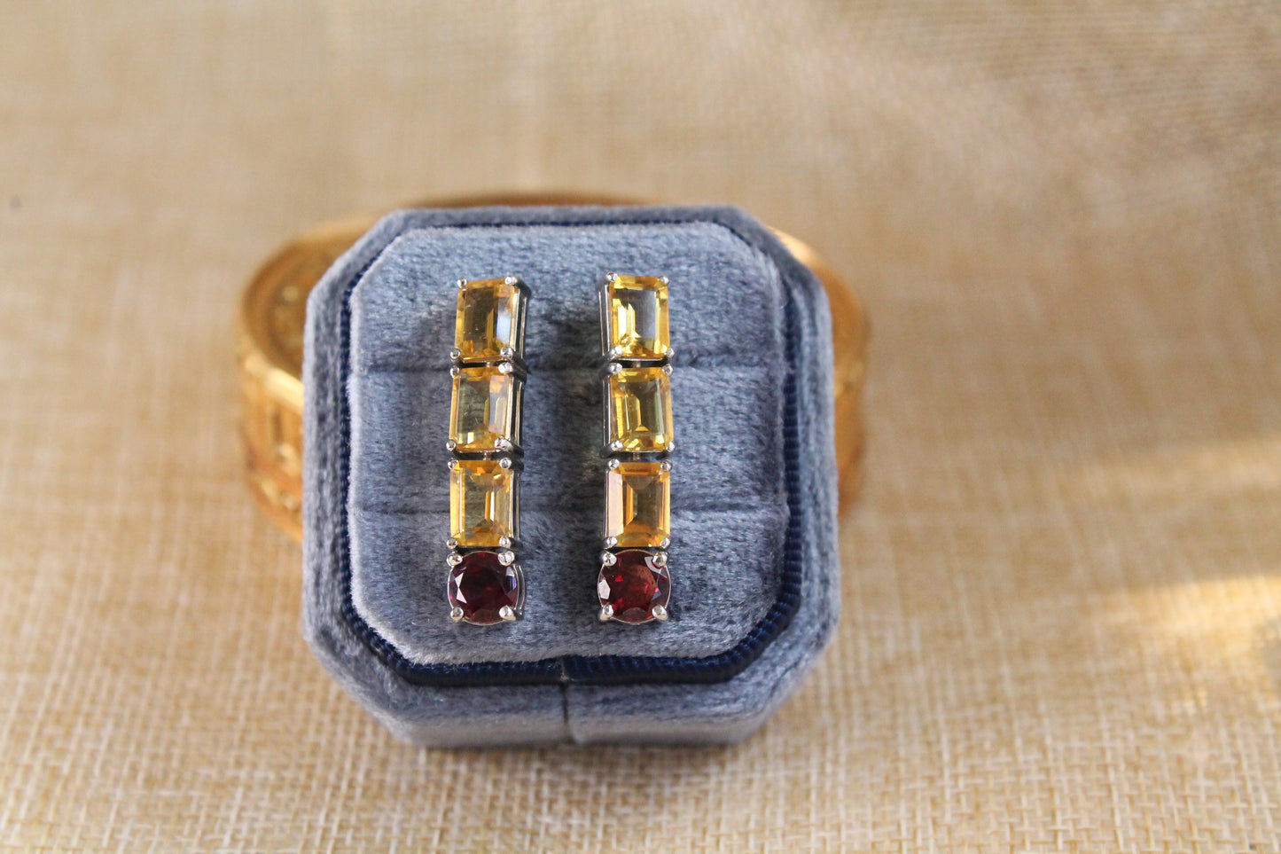 Aros colgantes europeos, hechos a mano, oro blanco, plata fina, cuarzo citrino y granate rodolita.