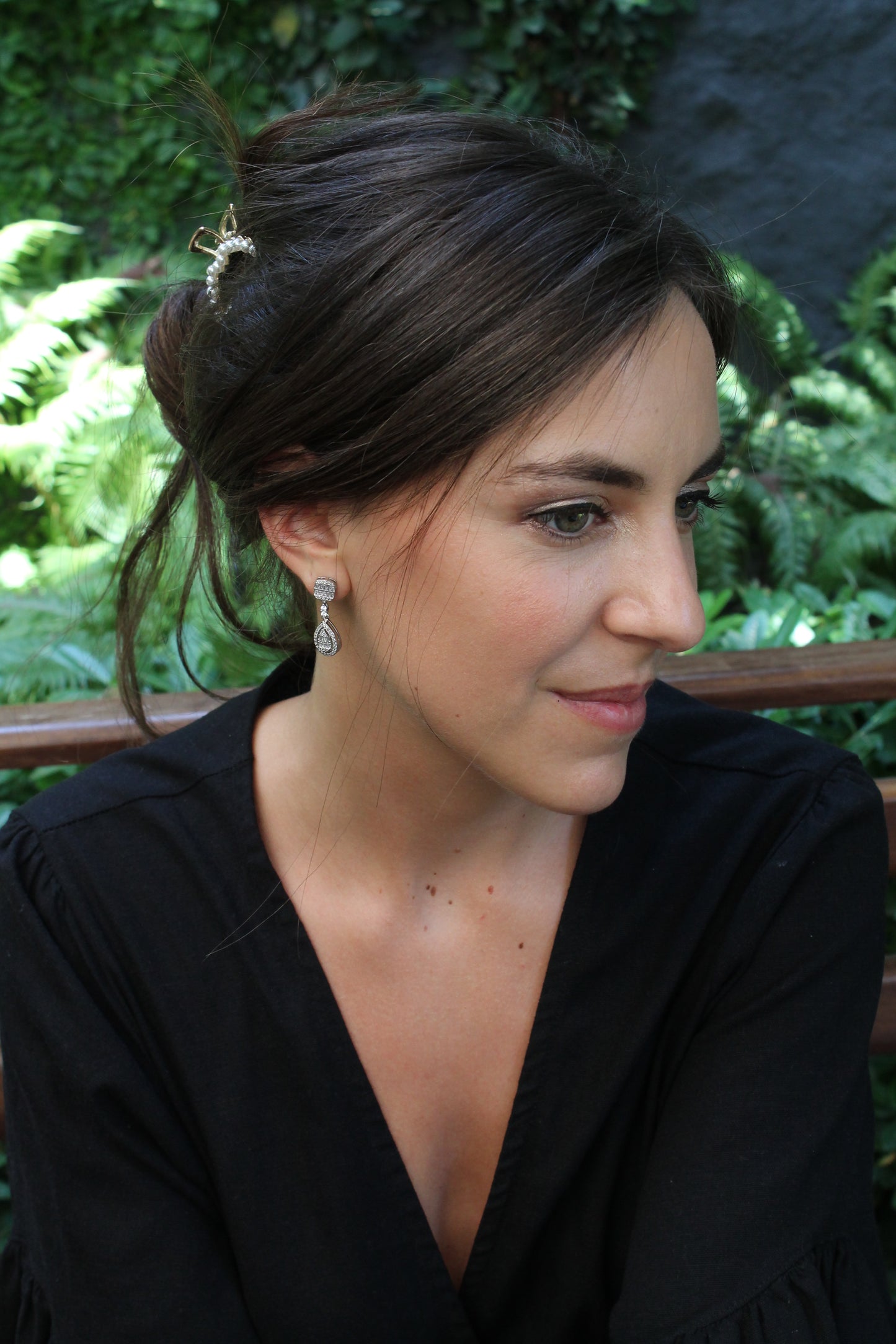 Aros fancy largos, plata fina 925 y zirconitas talla baguette y brillante.