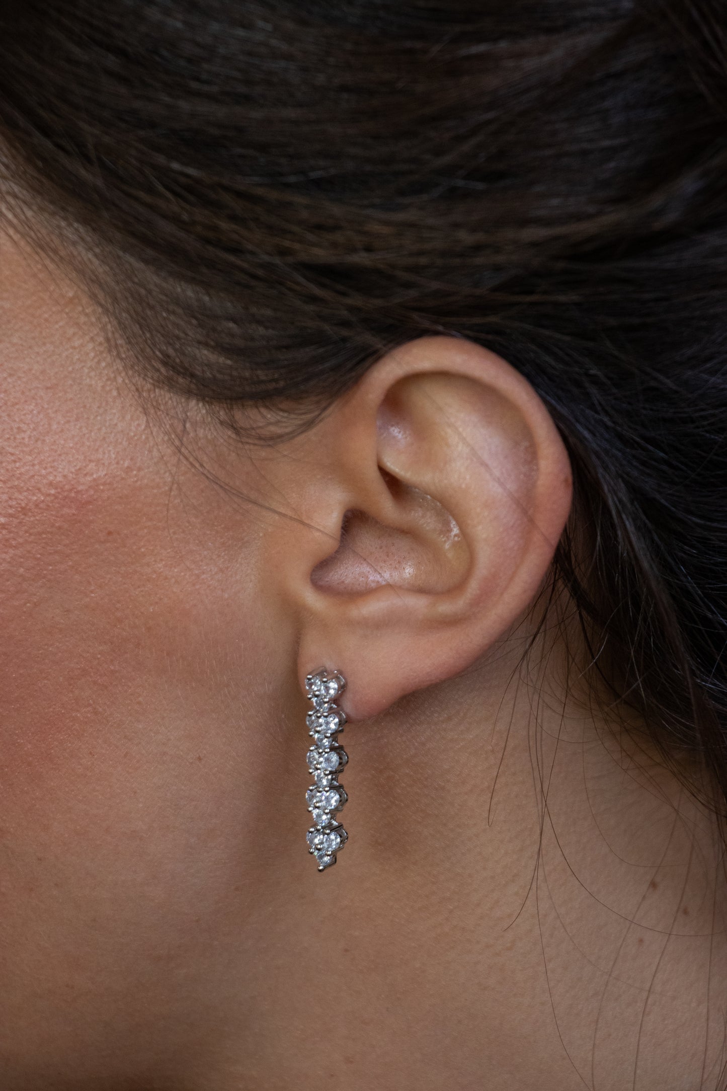 Aros largos, plata 925 y zirconitas.
