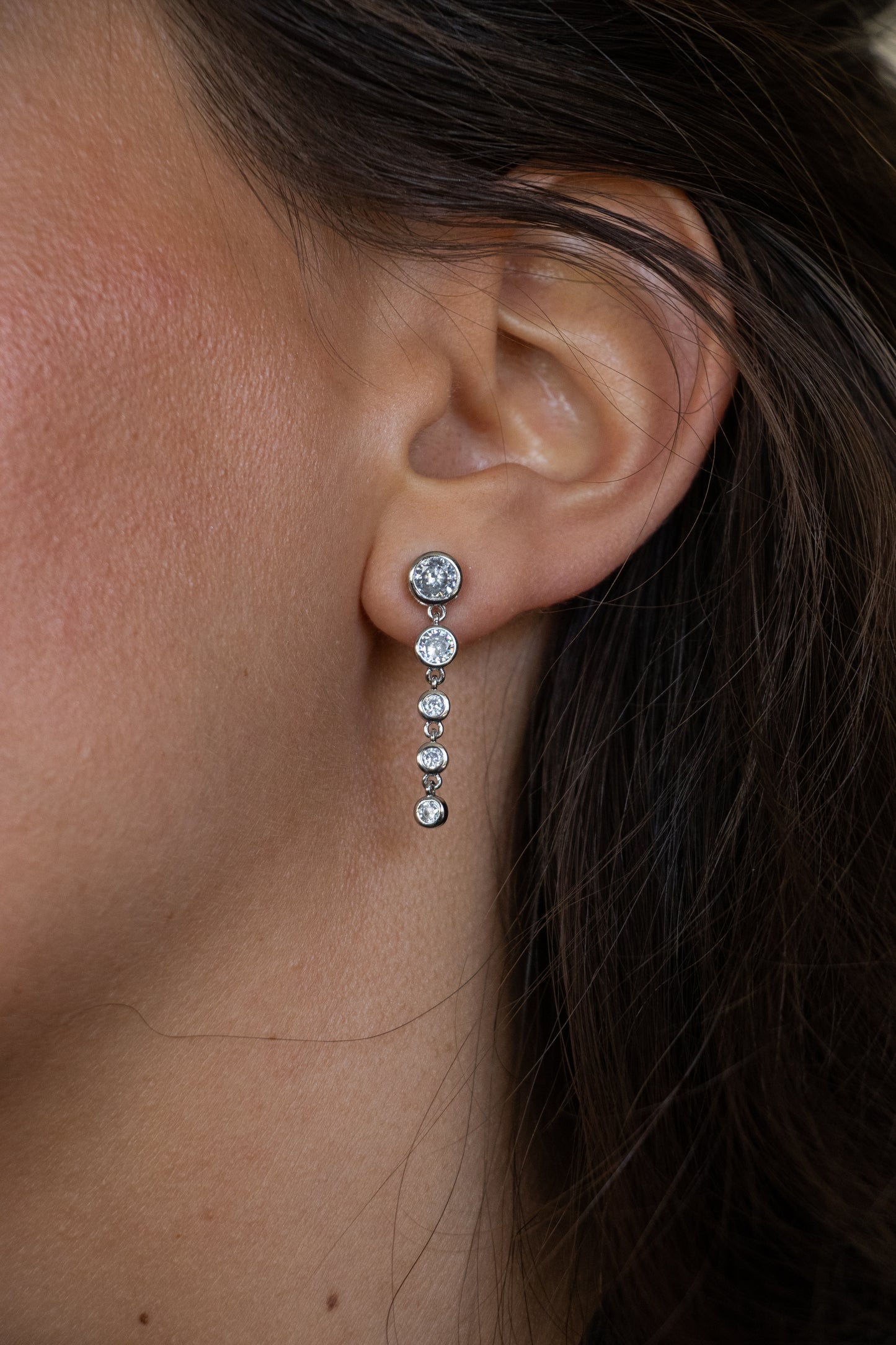 Aros colgantes en circulos, plata 925 y zirconitas.