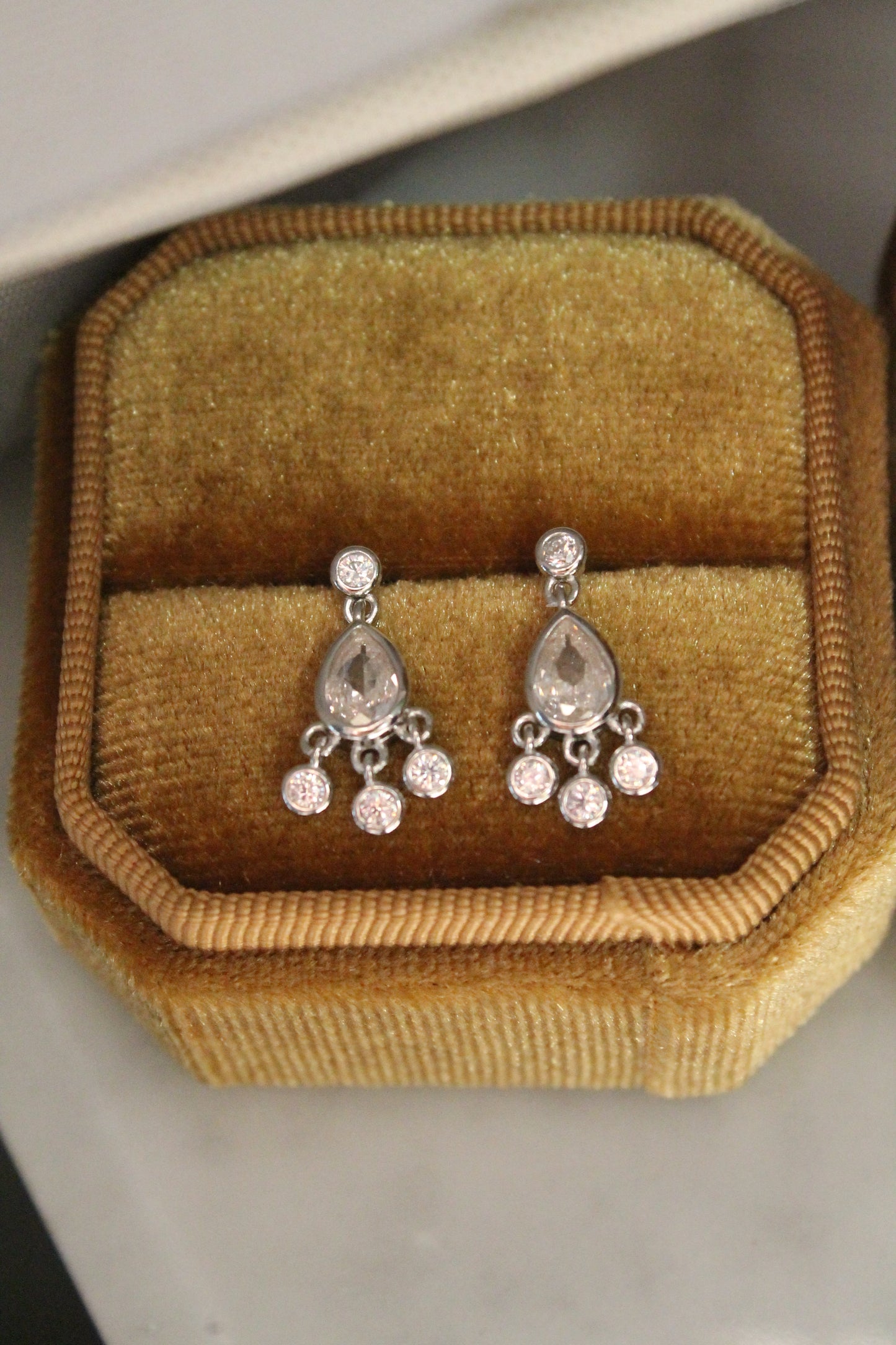 Aros estilo antiguo, plata 925 y zirconitas