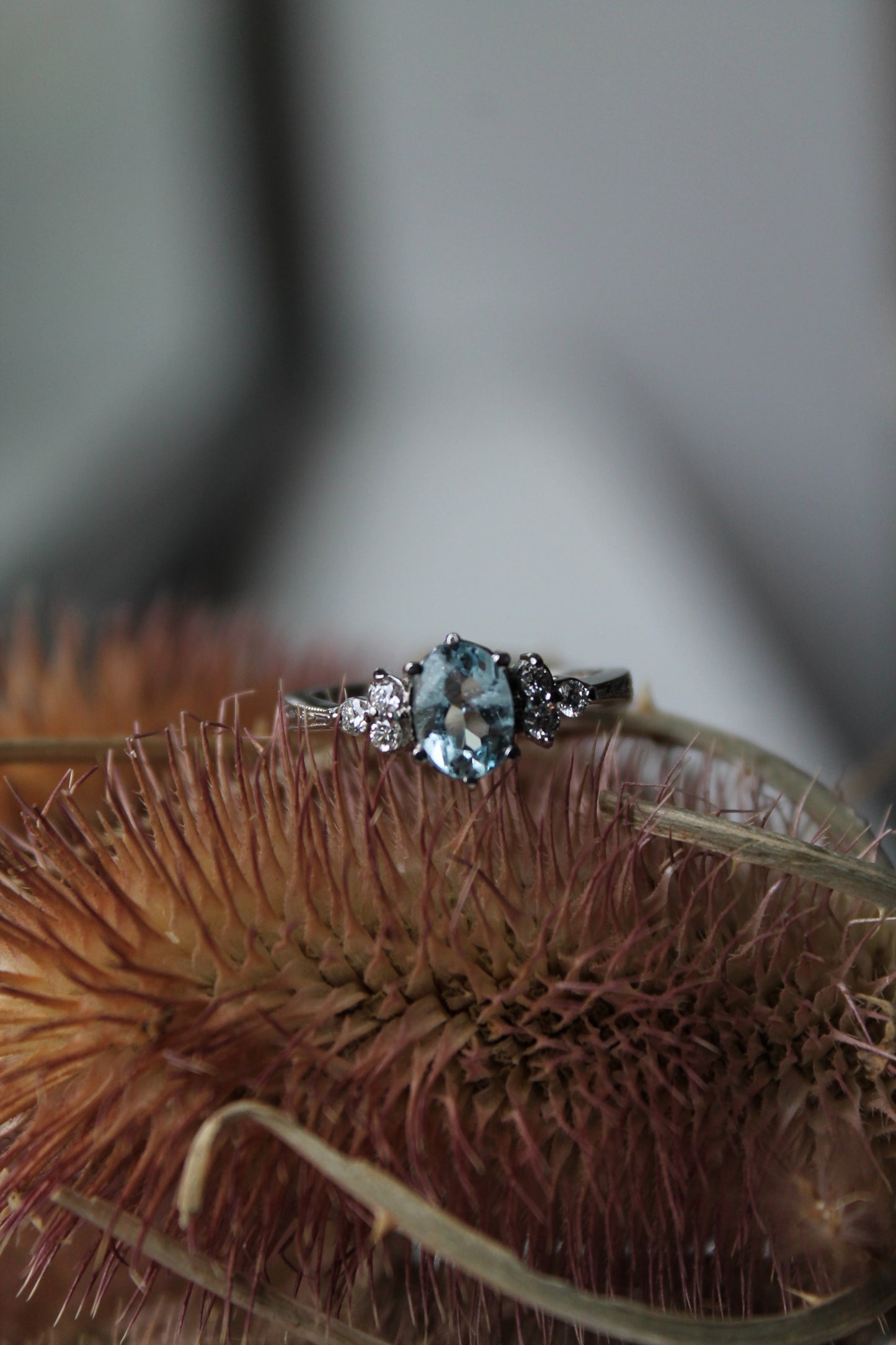 Anillo a pedido, hecho a mano, platino, aguamarina y brillantes.