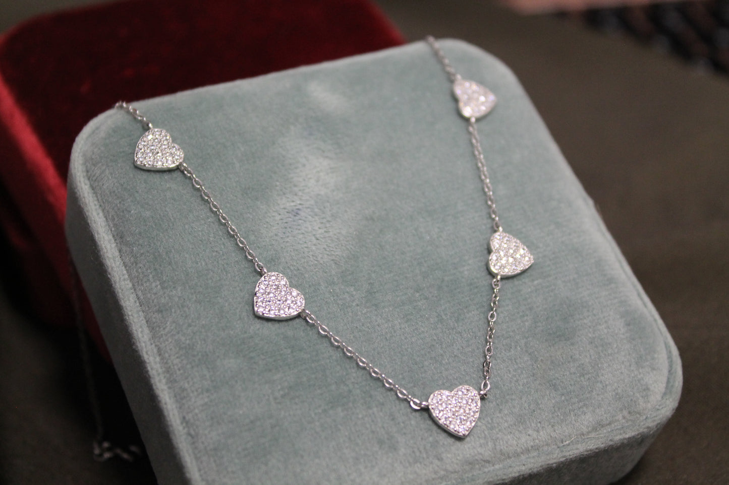 Collar corazones, plata 925 y zirconitas incoloras.