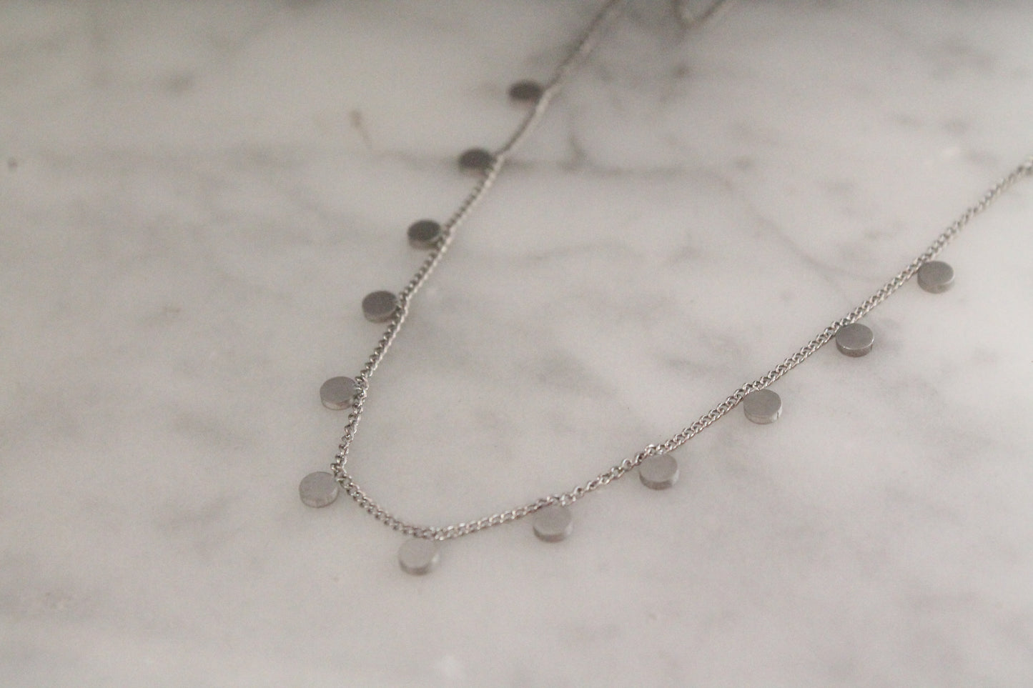 Collar bolitas y plata 925.