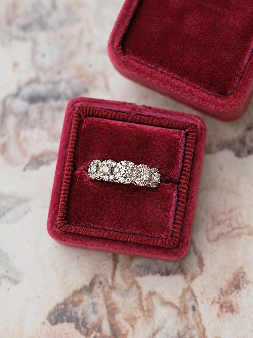 Anillo a pedido, hecho a mano, platino y brillantes