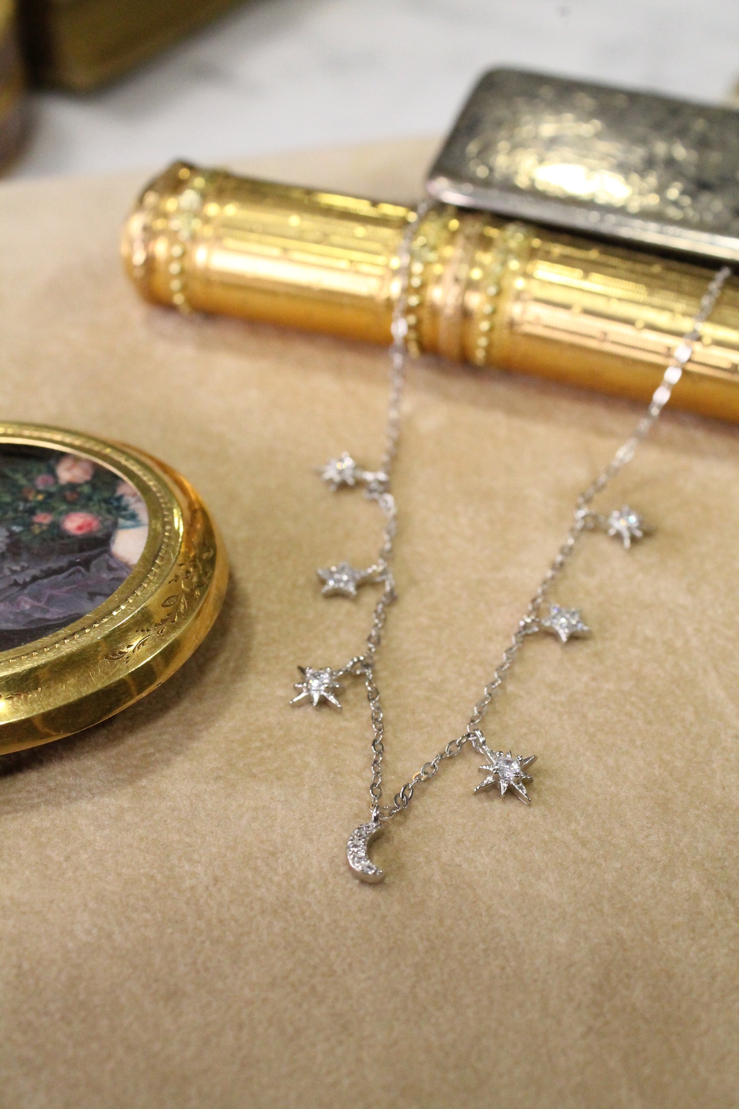 Collar diseños lunas, estrellas, plata fina 925 y zirconitas.