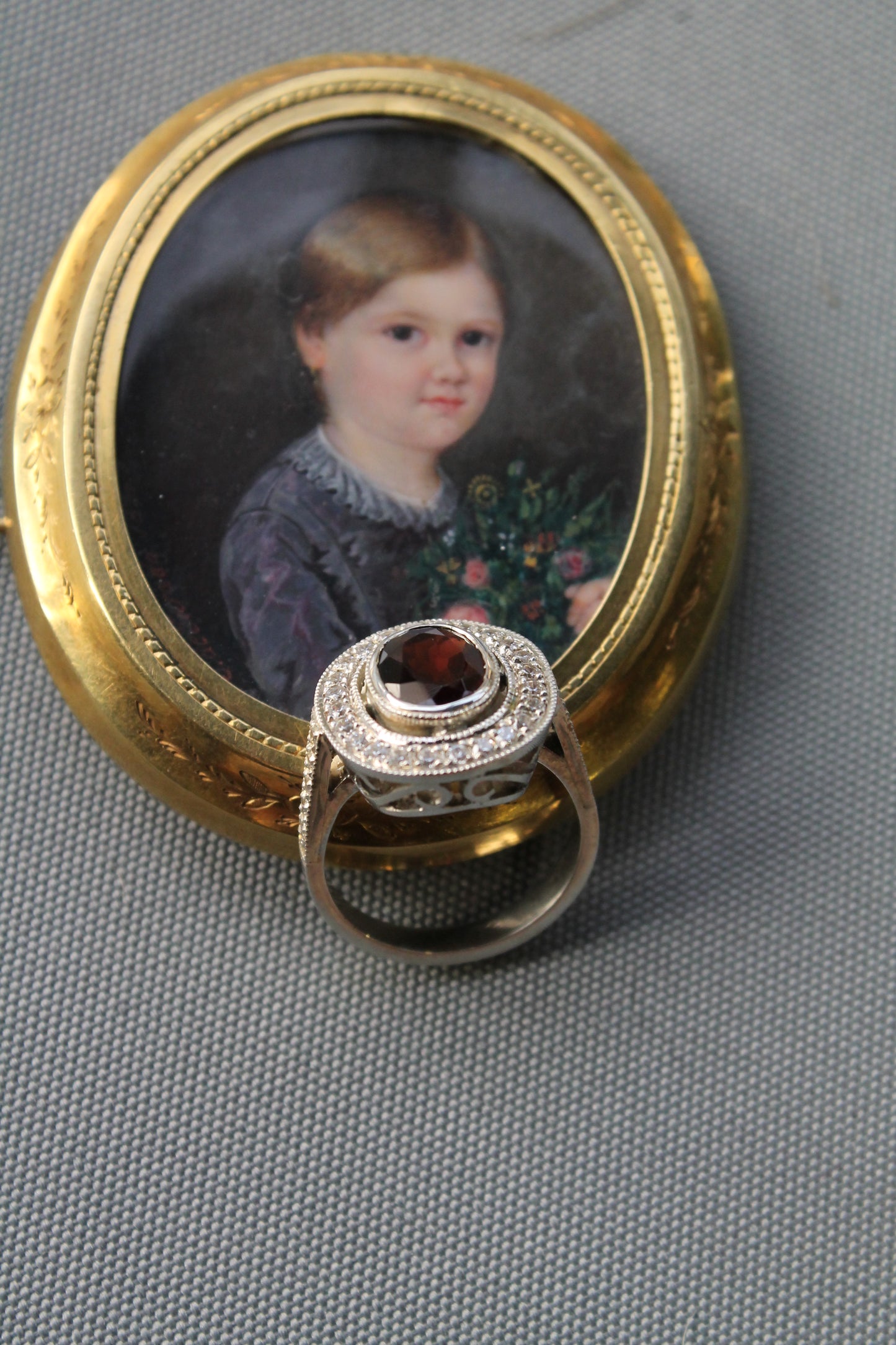 Anillo a pedido, hecho a mano, plata 925, Granate Almandino y zirconitas