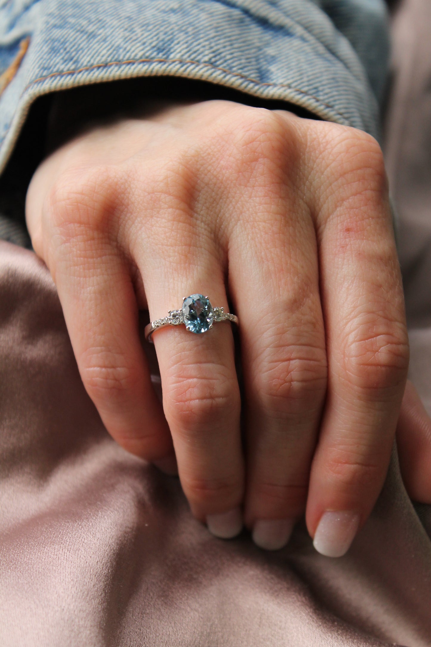 Anillo tricillo, oro blanco italiano, Aguamarina y brillantes