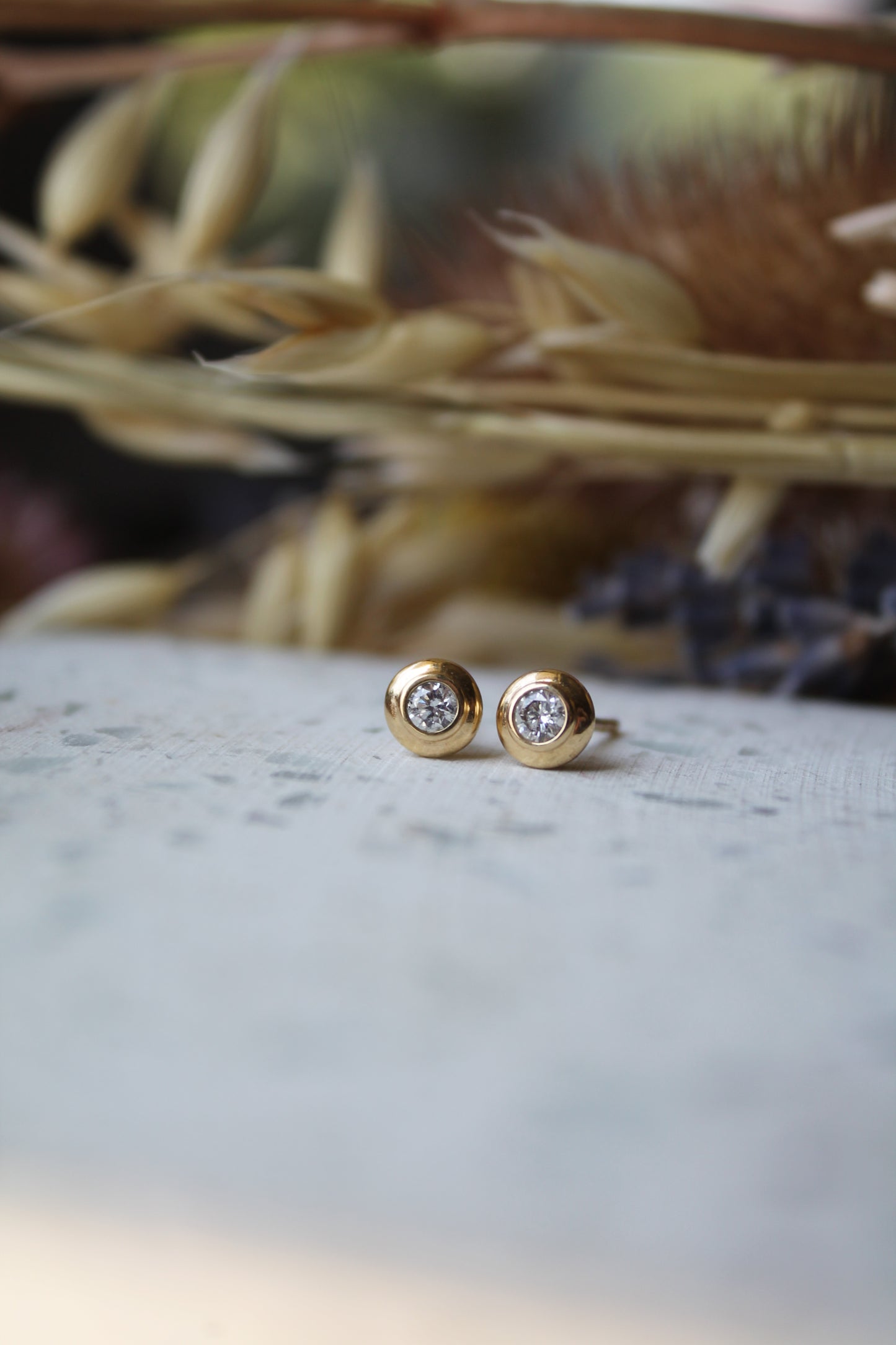 Aros oro amarillo y brillantes