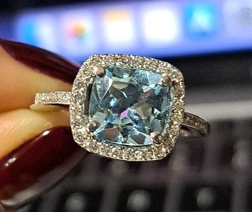 Anillo a pedido, hecho a mano, plata 925, rodio platino, zirconitas y Topacio azul