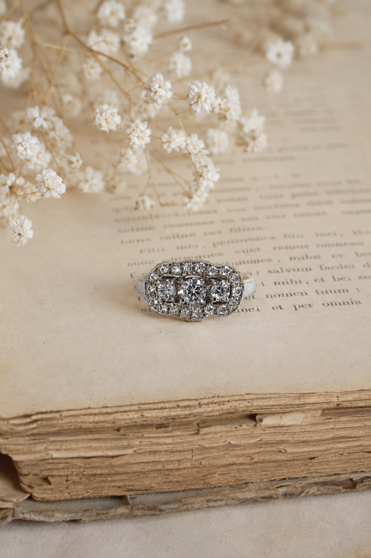 Anillo a pedido, hecho a mano, platino, y brillantes
