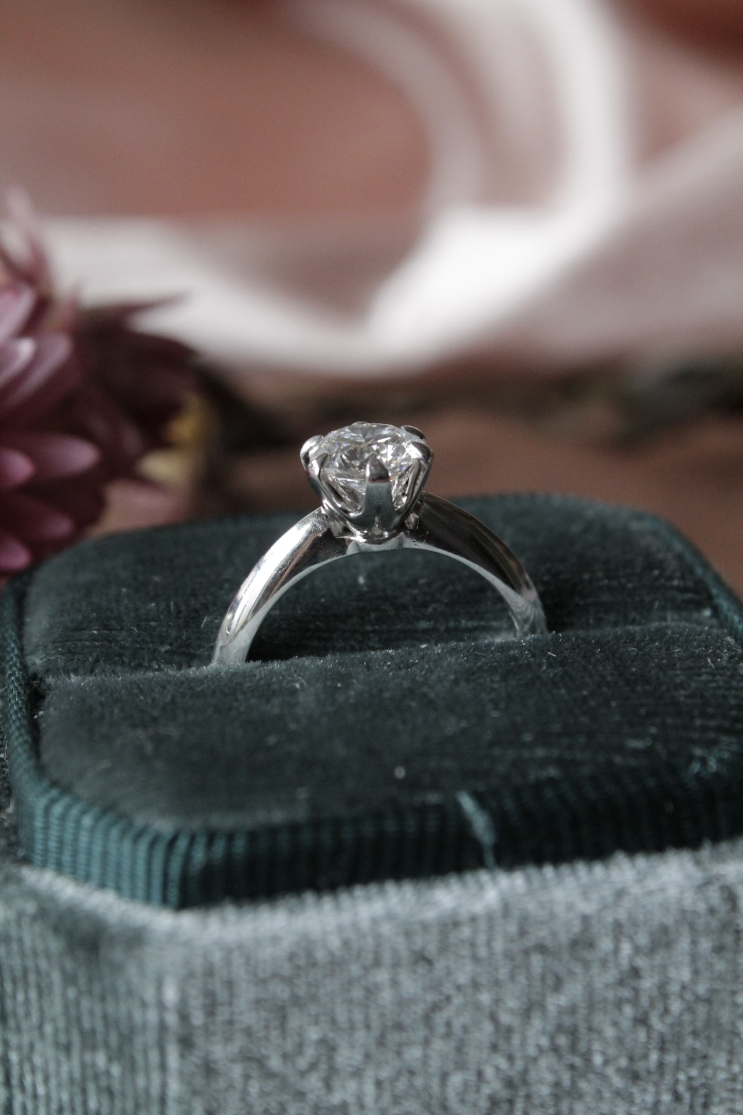 Anillo solitario oro blanco