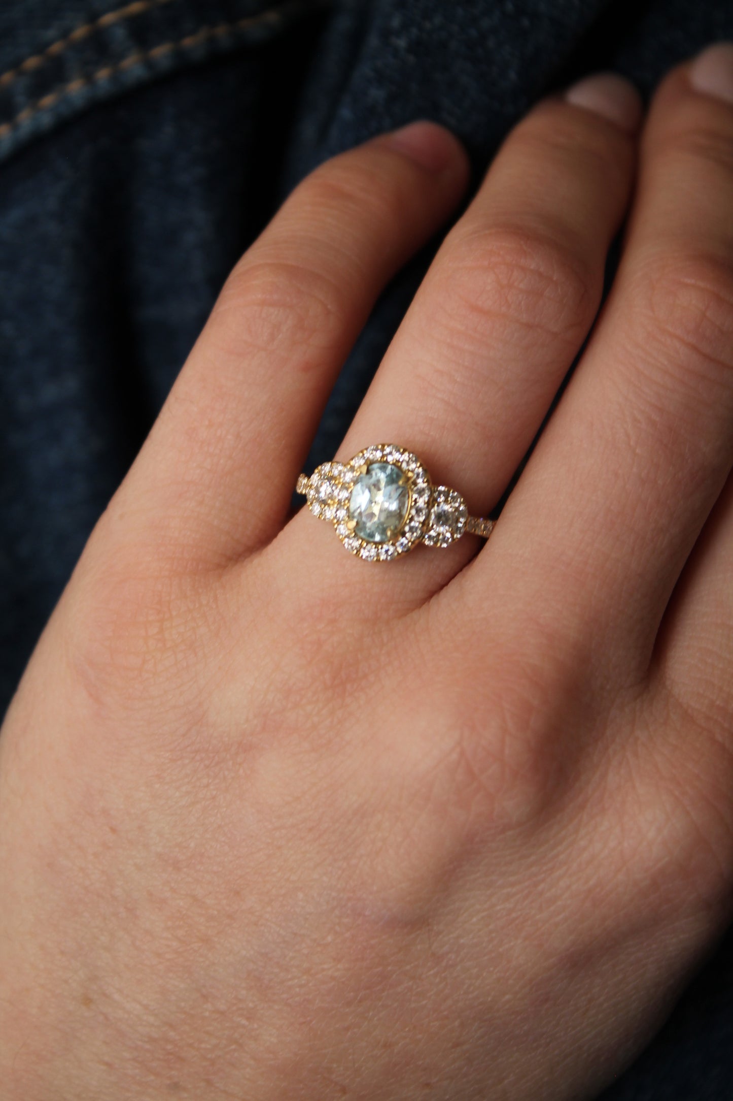 Anillo oro amarillo, aguamarina y brillantes
