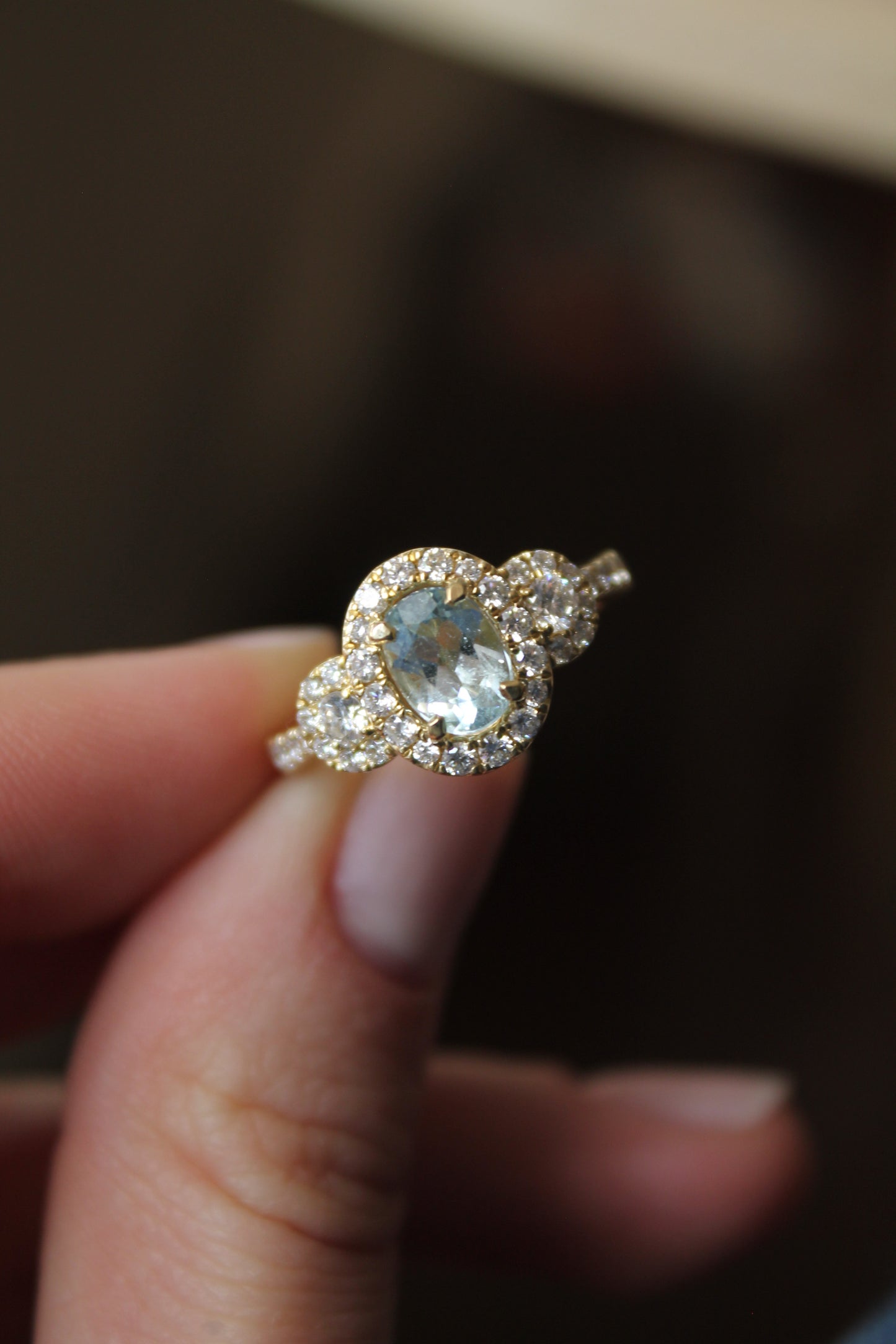 Anillo oro amarillo, aguamarina y brillantes