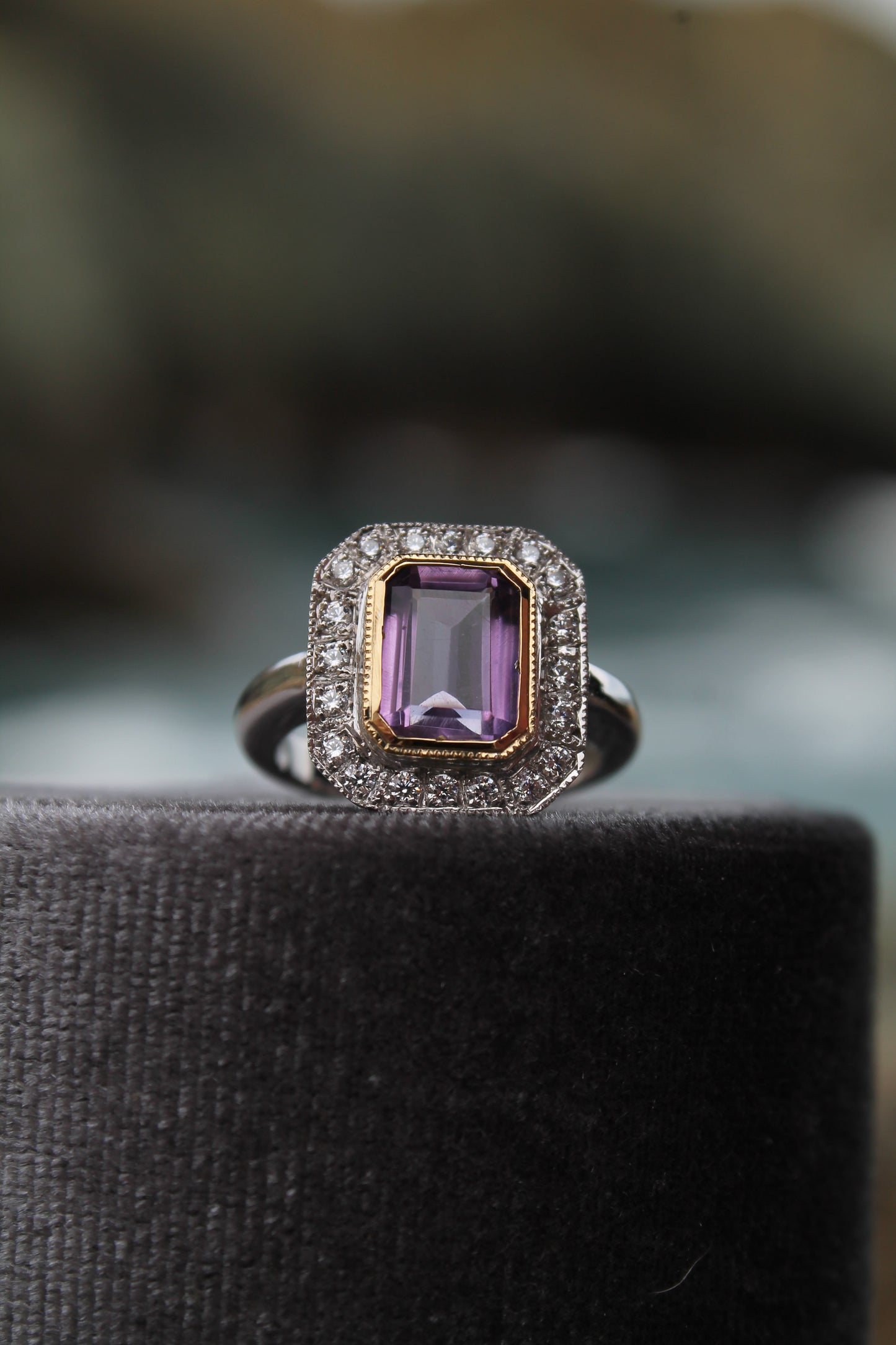Anillo hecho a mano, plata 925, oro amarillo 18k, cuarzo amatista y zirconitas.