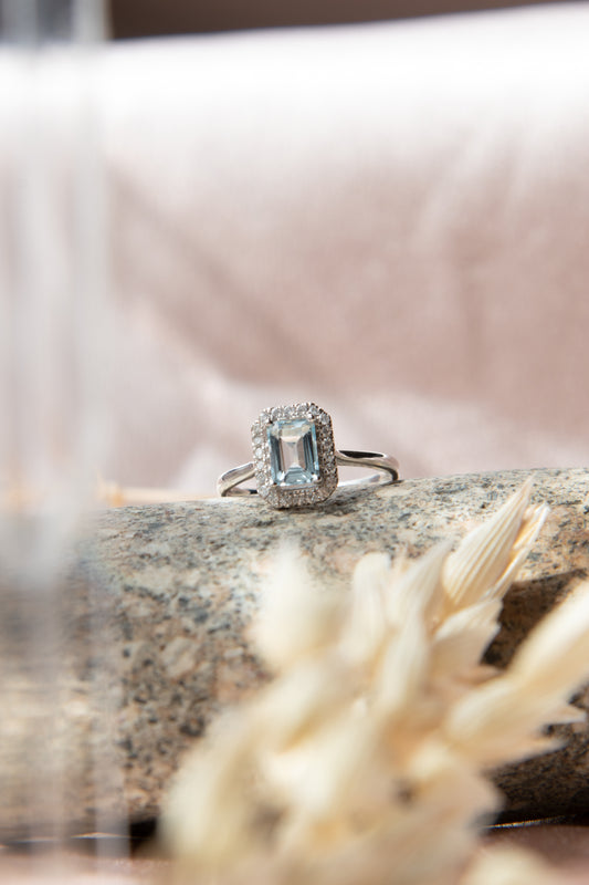 Anillo modelo octogonal, metal oro blanco de, Aguamarina y brillantes