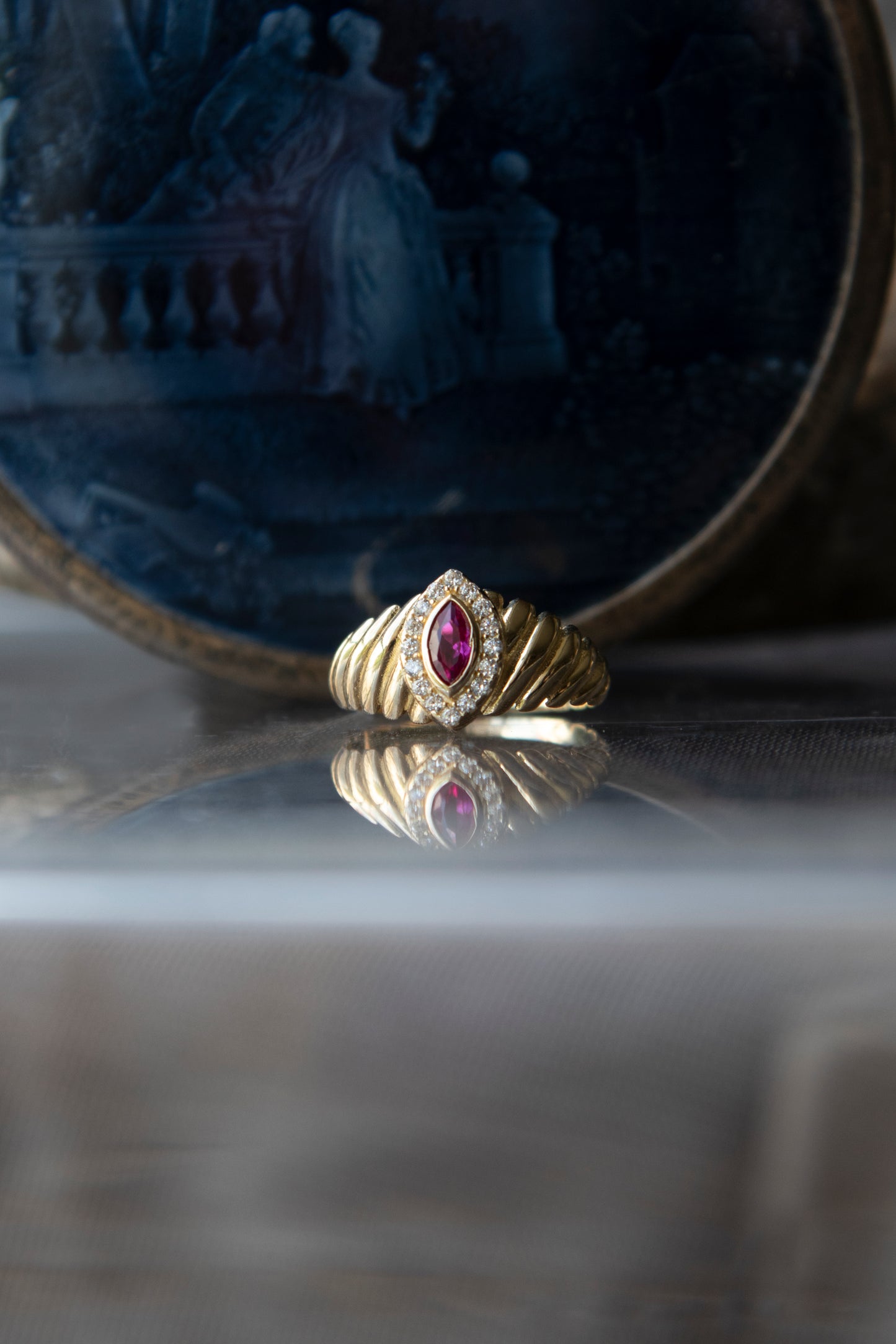 Anillo oro amarillo y zirconitas