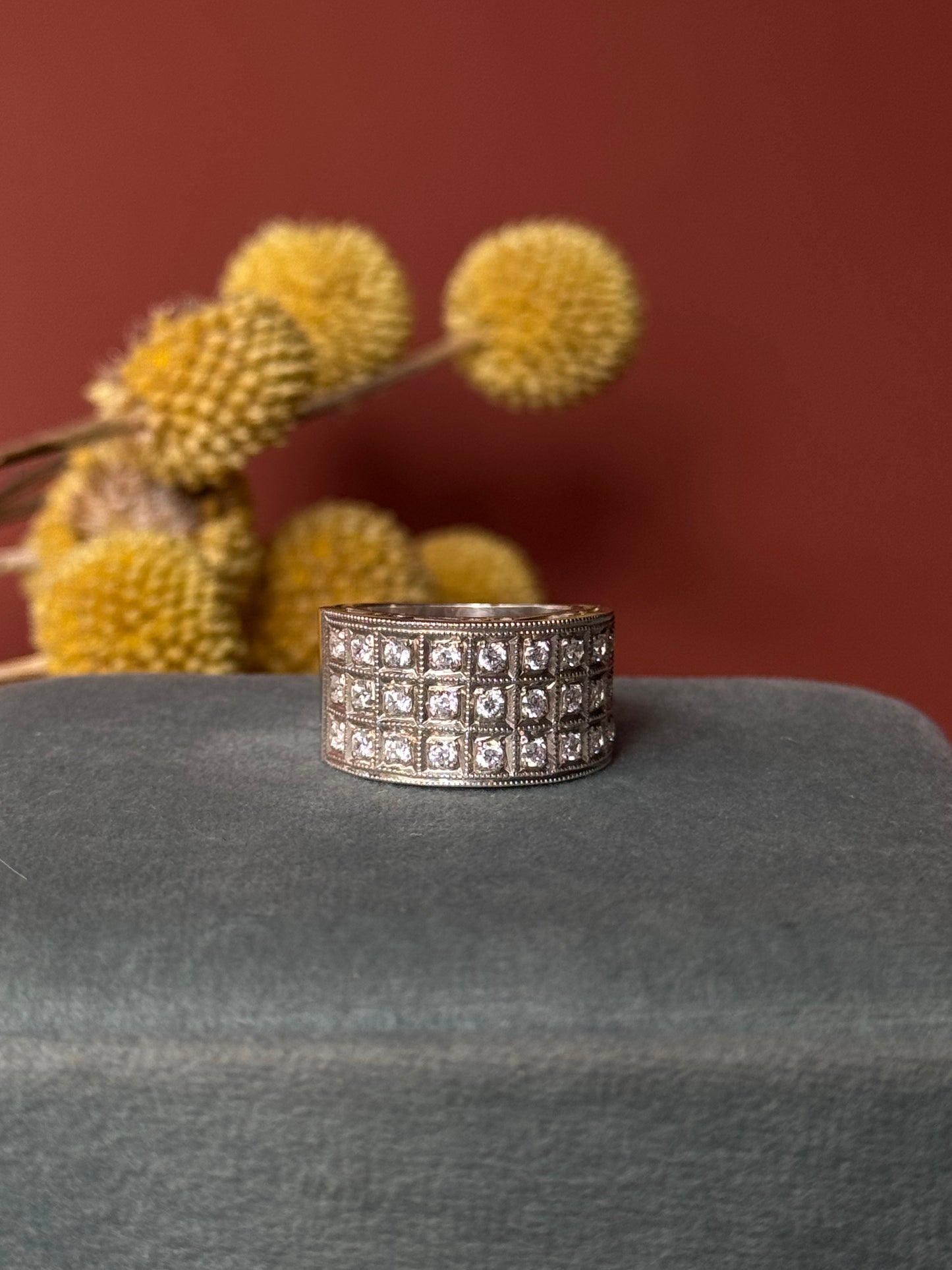 Anillo hecho a mano, plata 925, baño de rodio platino y zirconitas incoloras