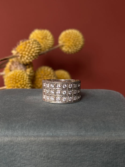 Anillo hecho a mano, plata 925, baño de rodio platino y zirconitas incoloras