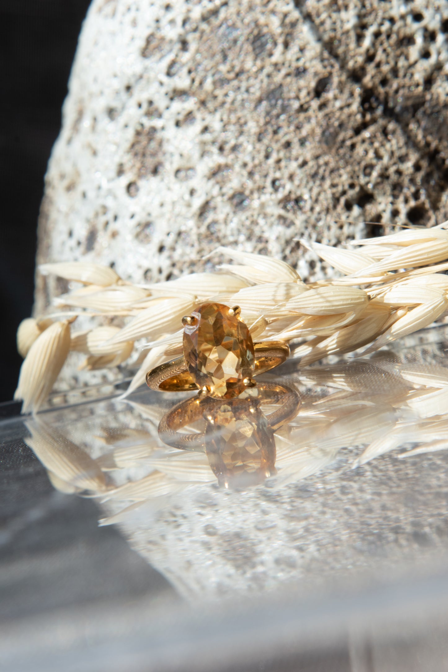 Anillo plata 925 enchapado en oro y cuarzo citrino