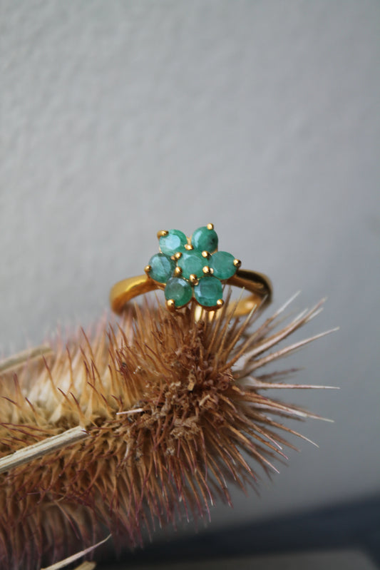 Anillo plata 925 enchapado en oro y esmeraldas