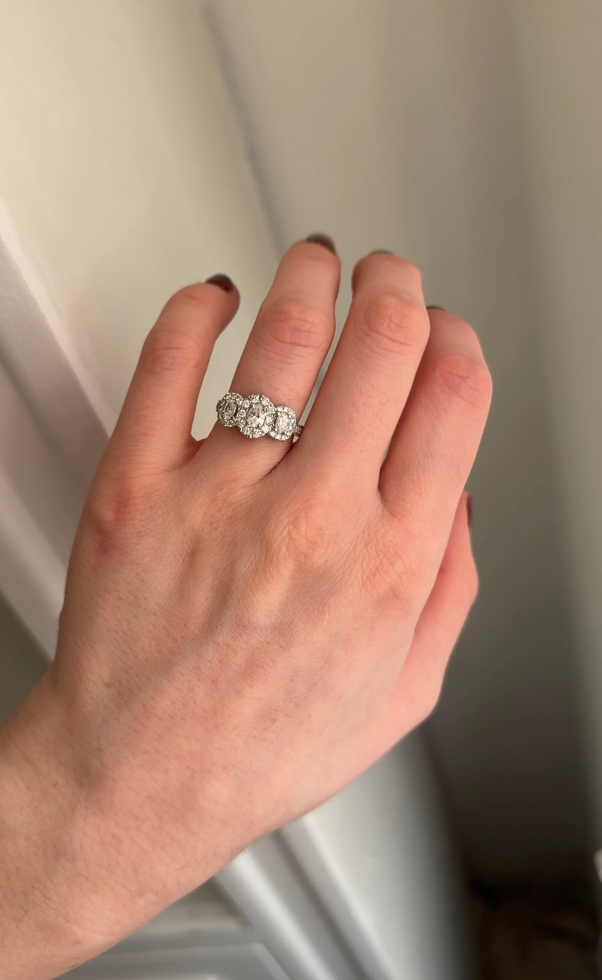Anillo a pedido, hecho a mano, platino, y brillantes