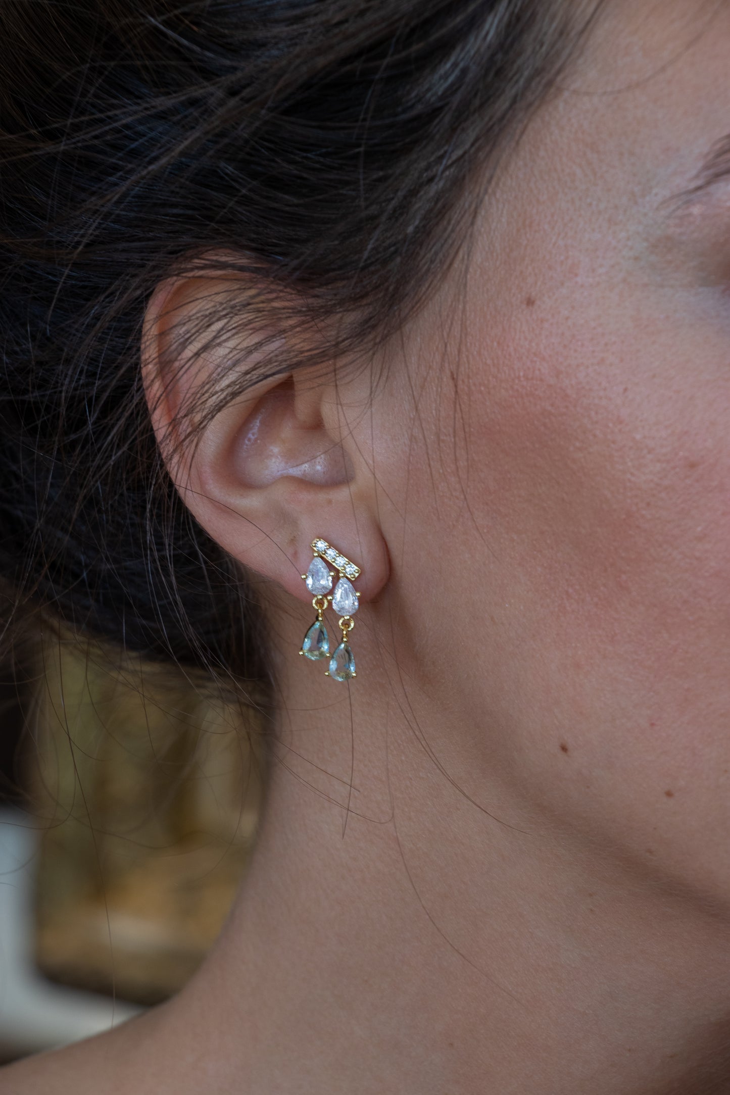 Aros estilo antiguo, plata 925 enchapado en oro y zirconitas.