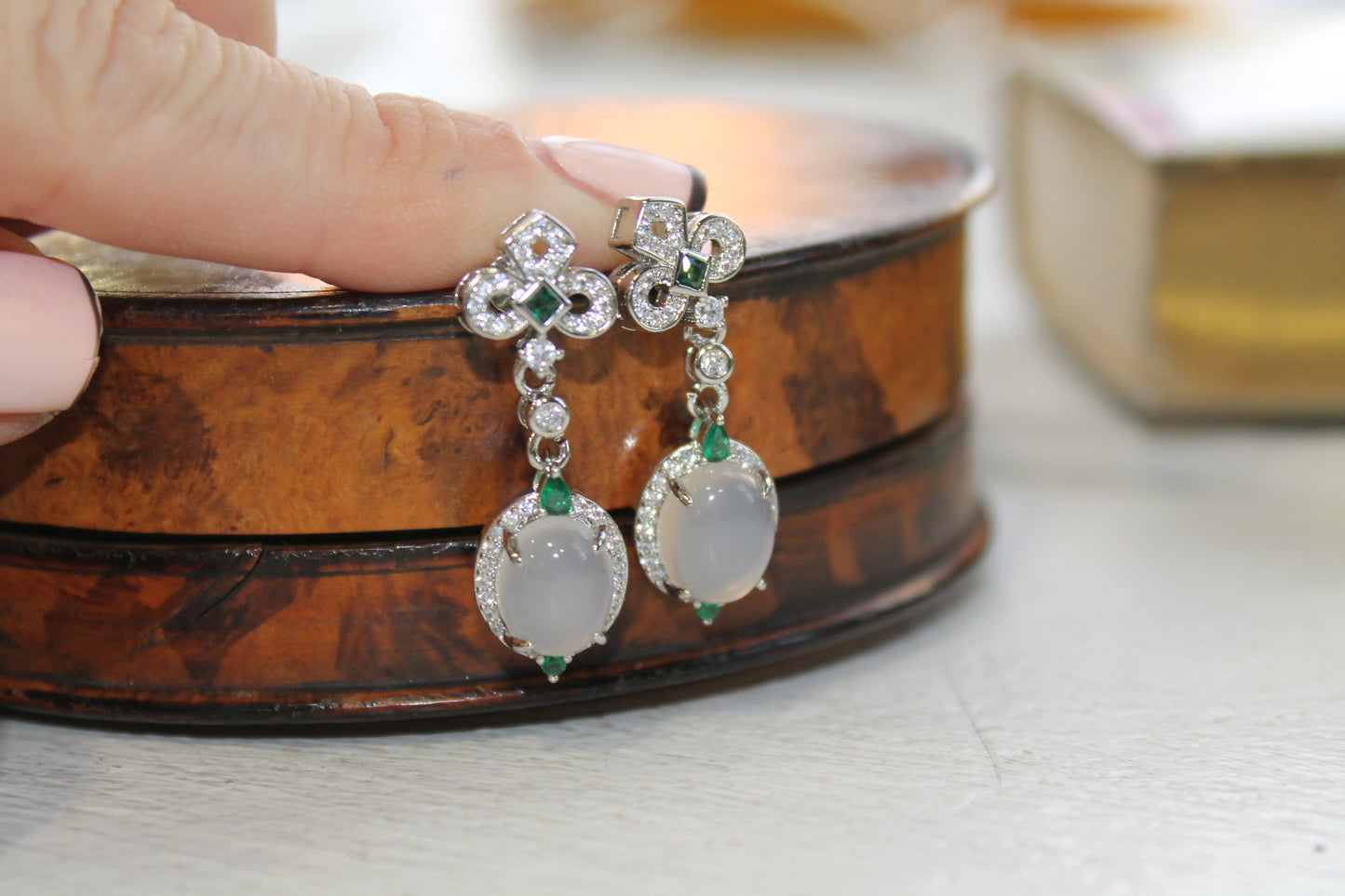 Aros estilo art déco, plata 925, zirconitas y calcedonias.