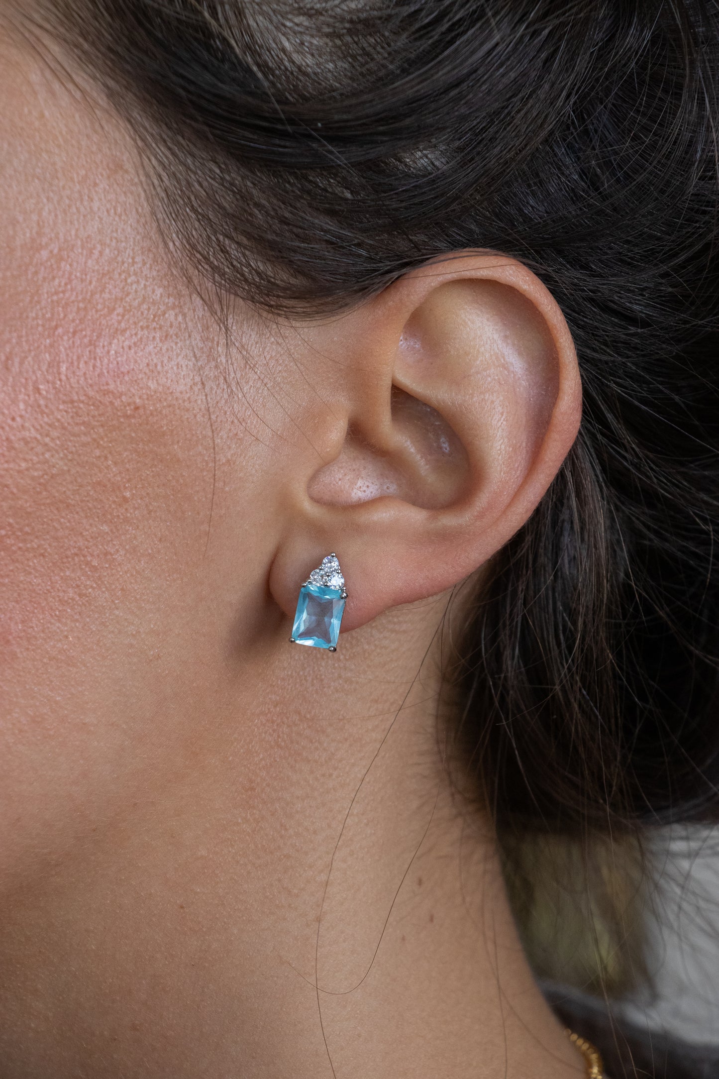 Aros rectangulares, plata 925 y zirconitas.