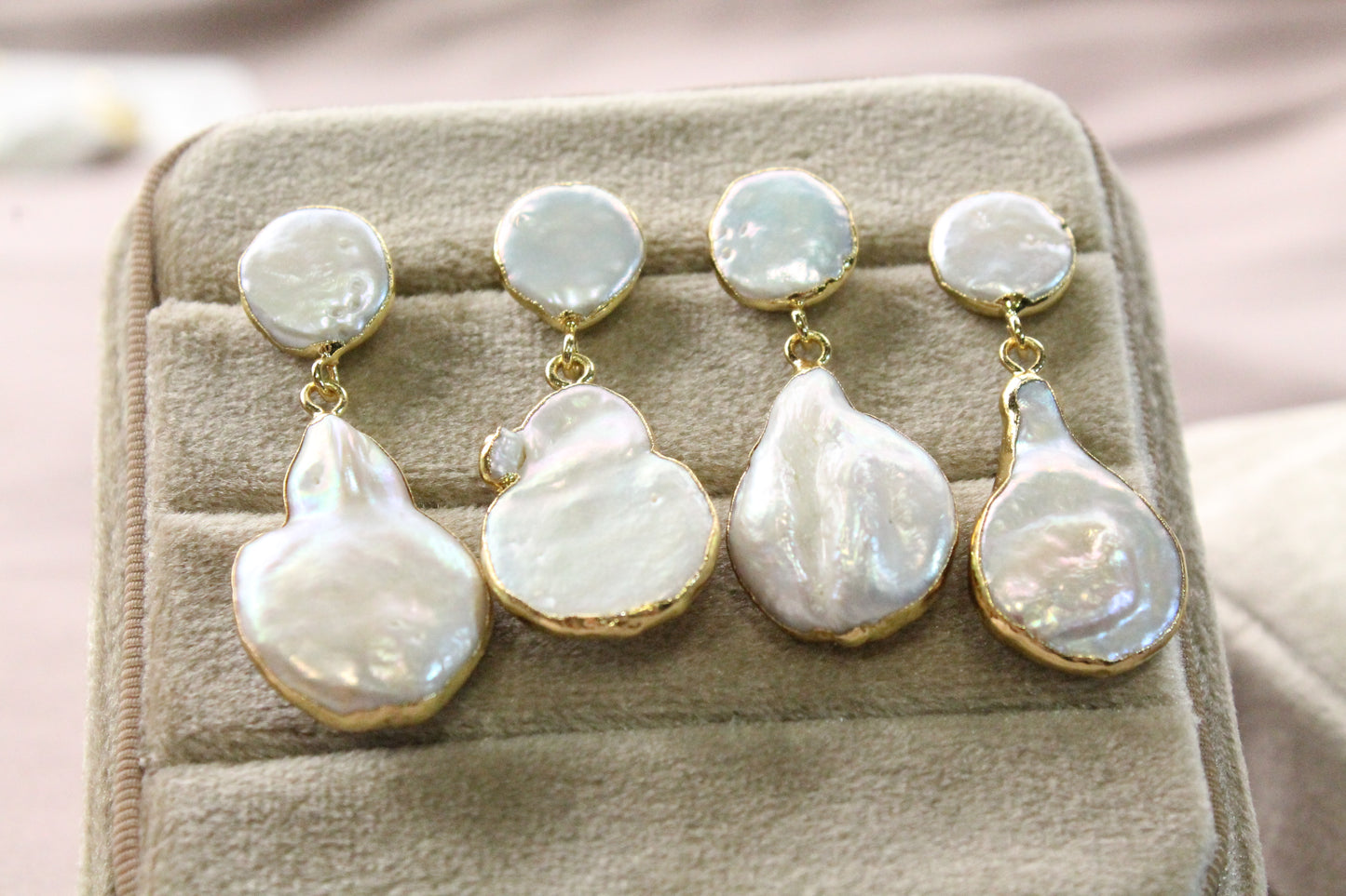 Aros largos de perlas de agua dulce, plata 925 con enchapado en oro.