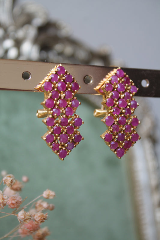 Aros metal plata 925, enchape en oro y rubíes