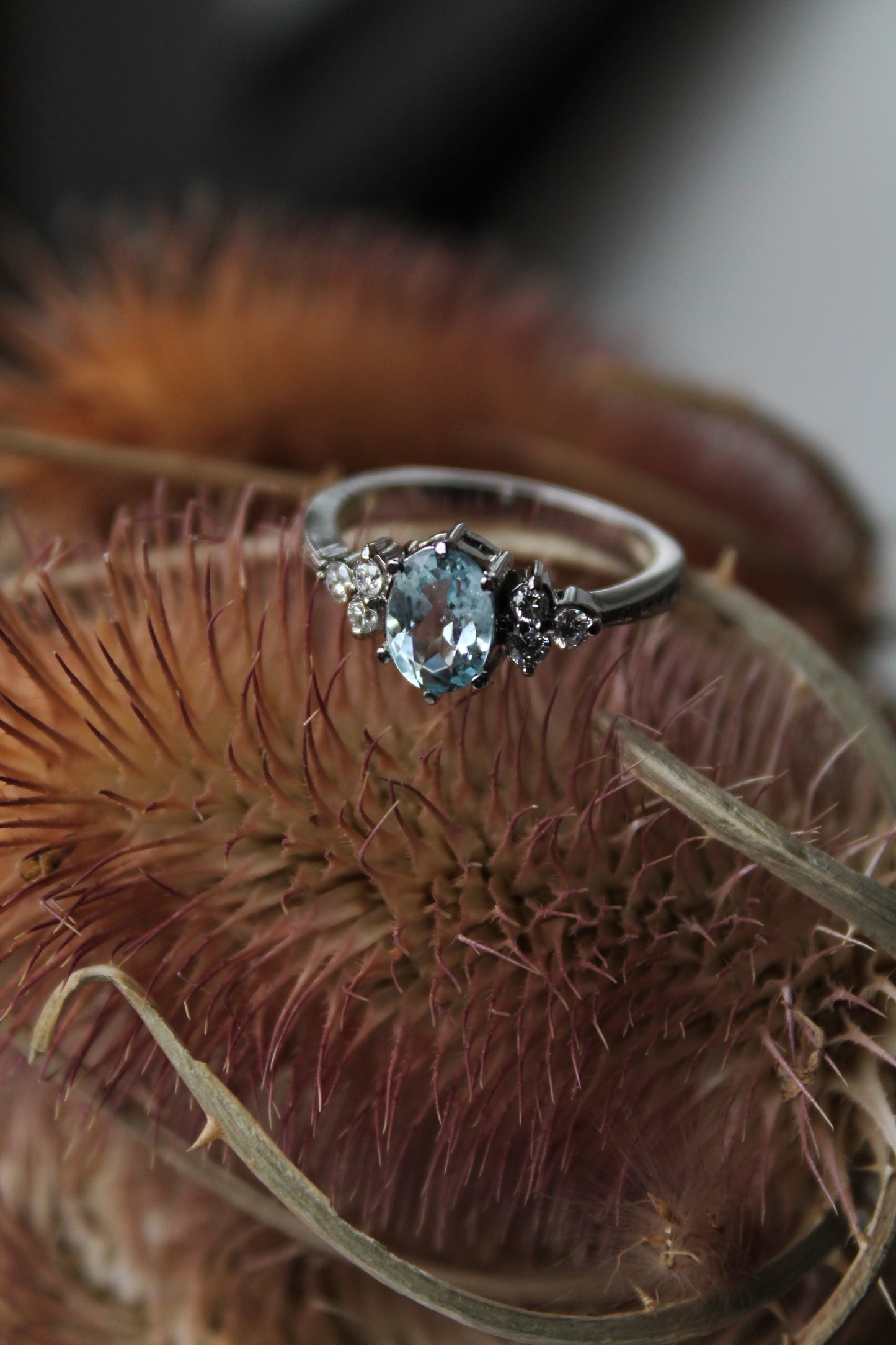 Anillo a pedido, hecho a mano, platino, aguamarina y brillantes.