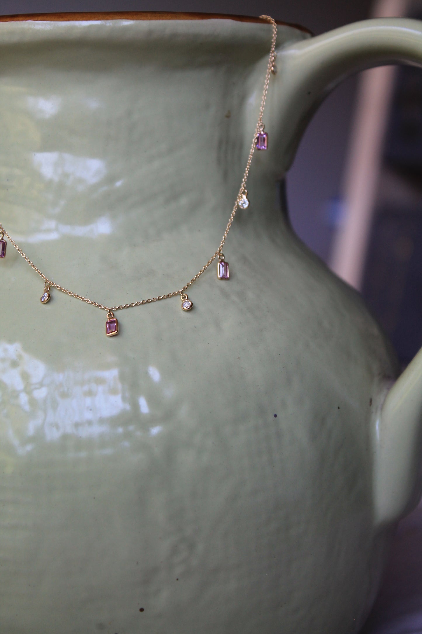 Collas borlas de oro amarillo, turmalinas y brillantes