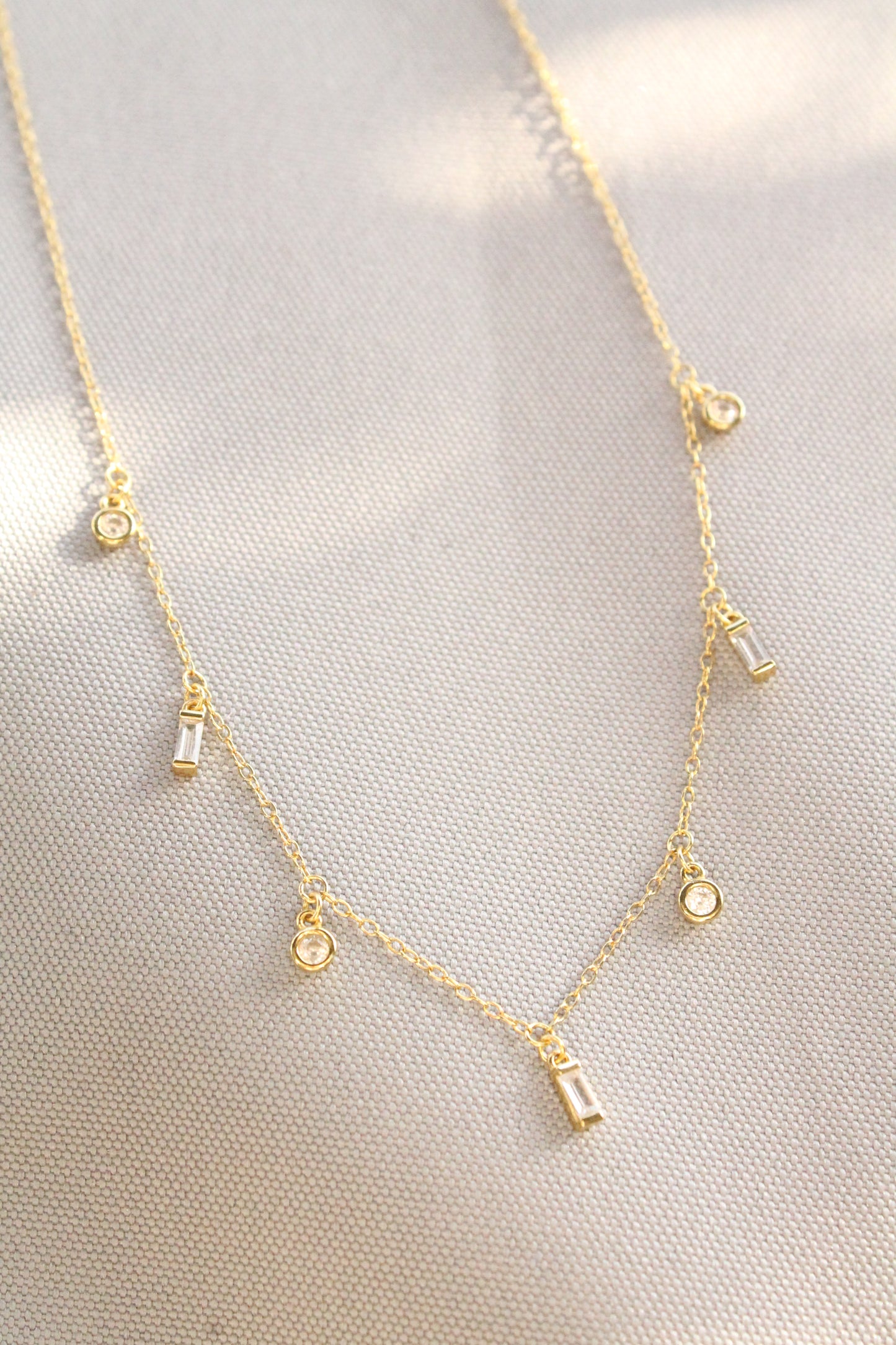 Collar borlas, plata 925, enchapado en oro amarillo de 18k y zirconitas.