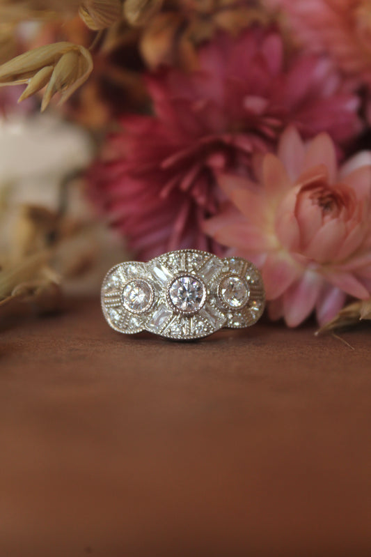 Anillo hecho a mano, plata 925 con baño de rodio y piedras zirconitas