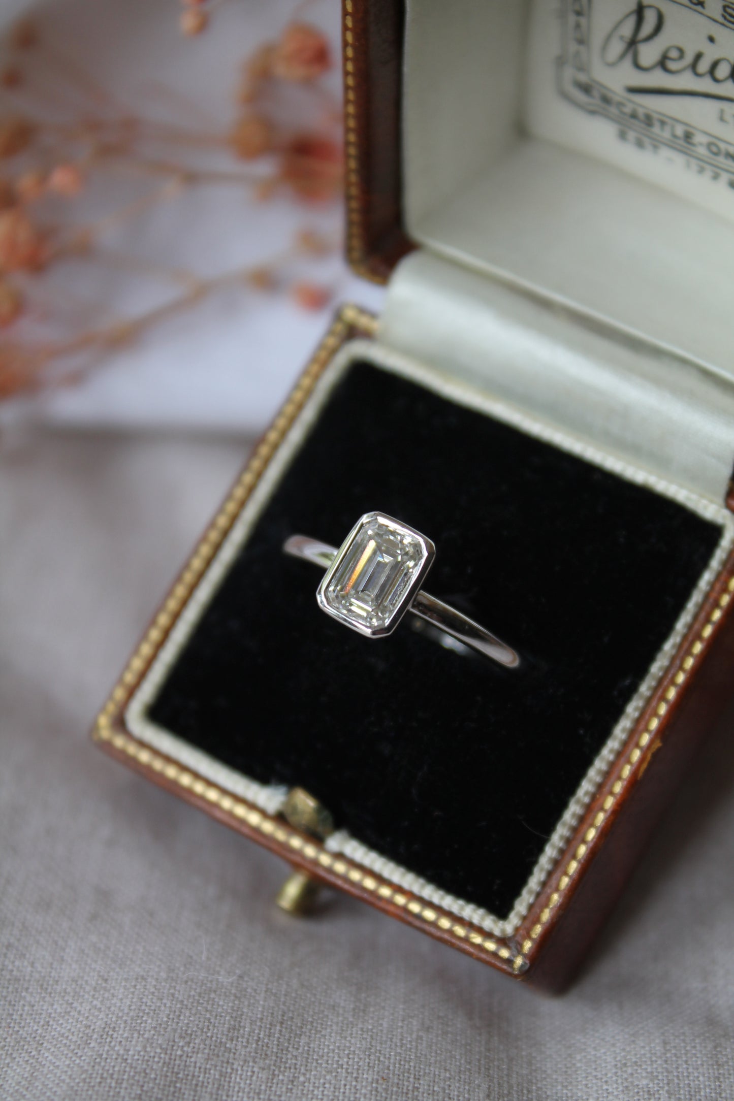 Anillo oro blanco y diamante sintético