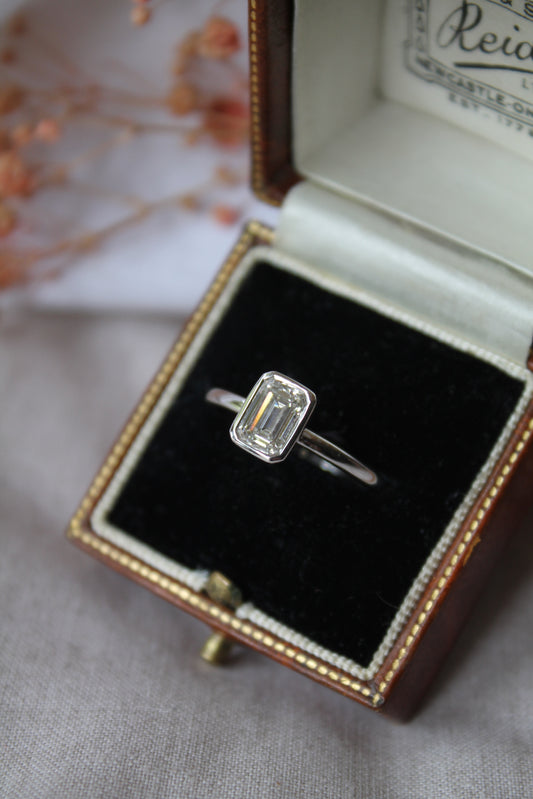 Anillo oro blanco y diamante sintético