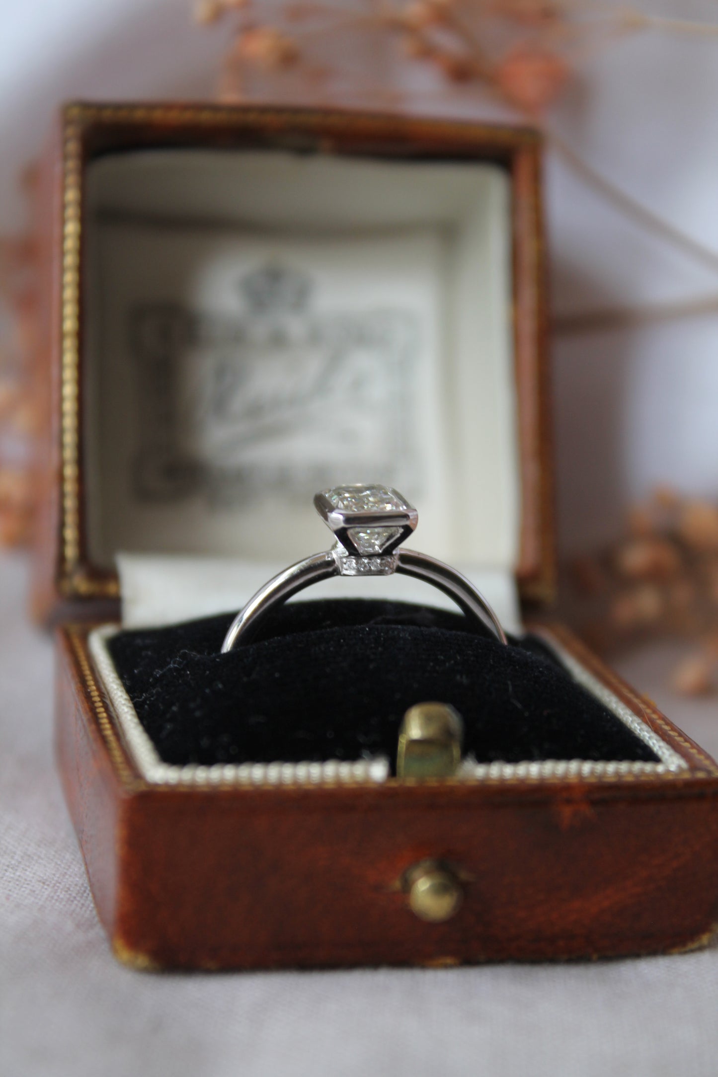 Anillo oro blanco y diamante sintético