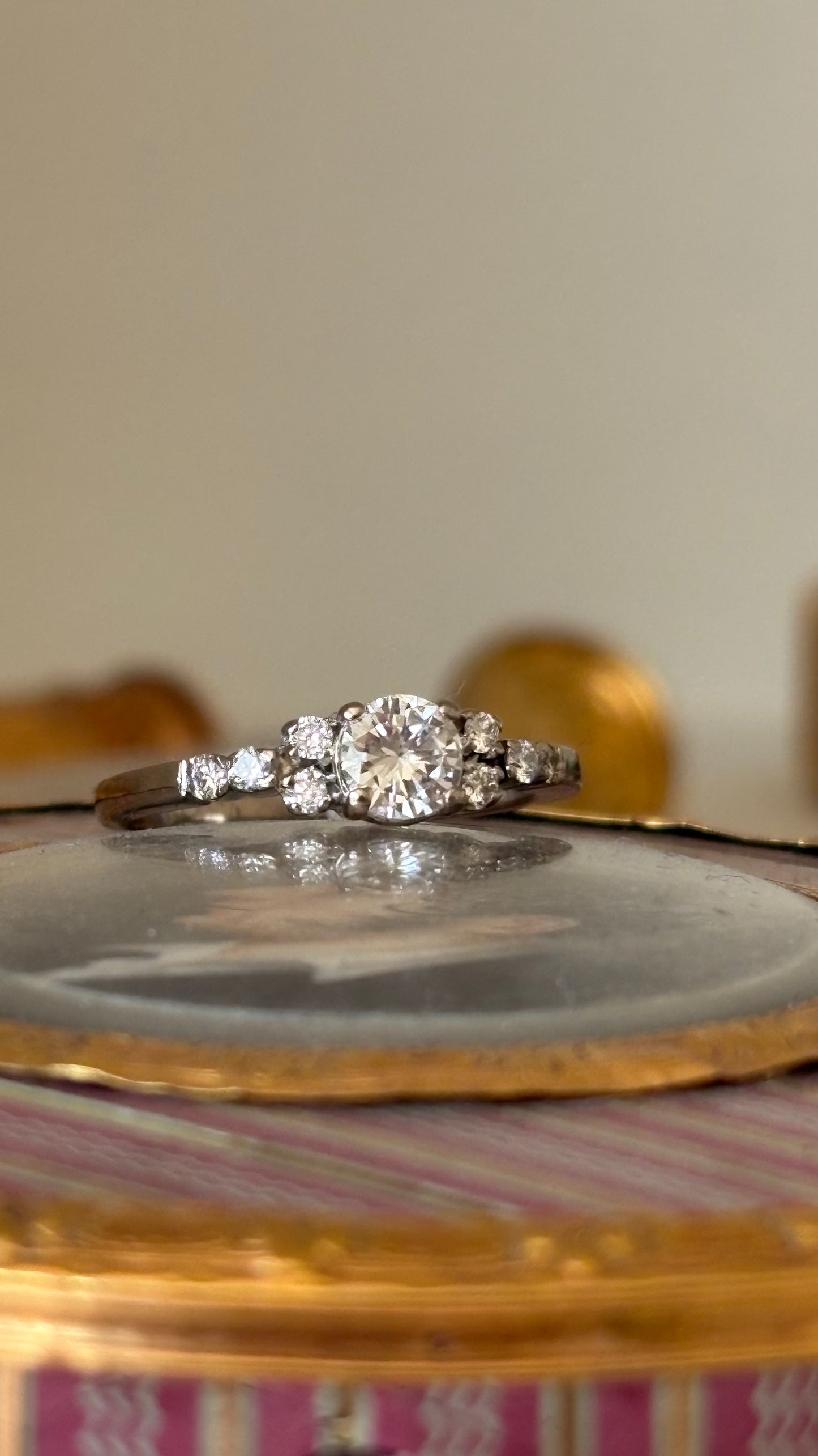 Anillo a pedido, hecho a mano, platino, y brillantes