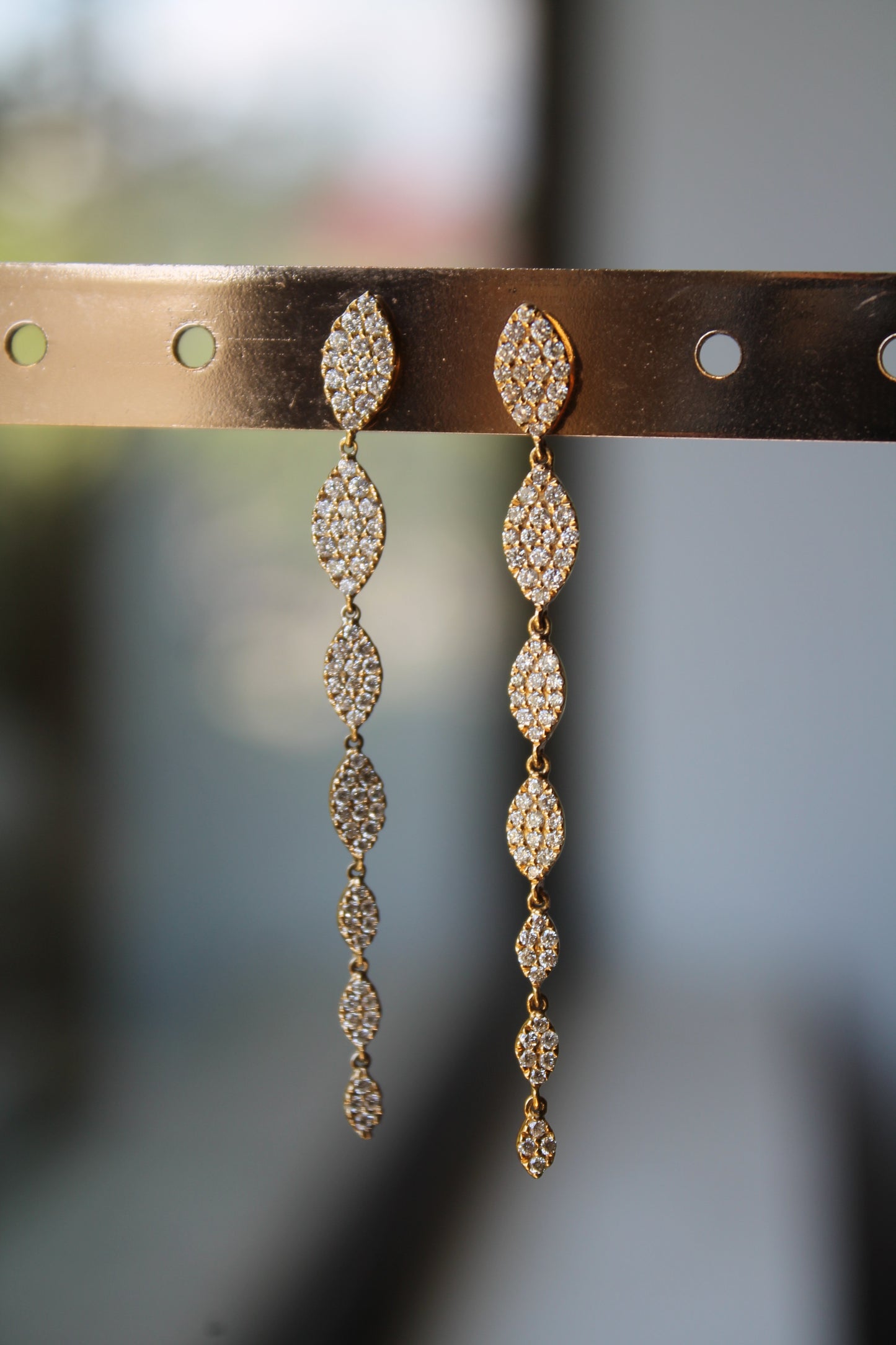 Aros oro amarillo y brillantes