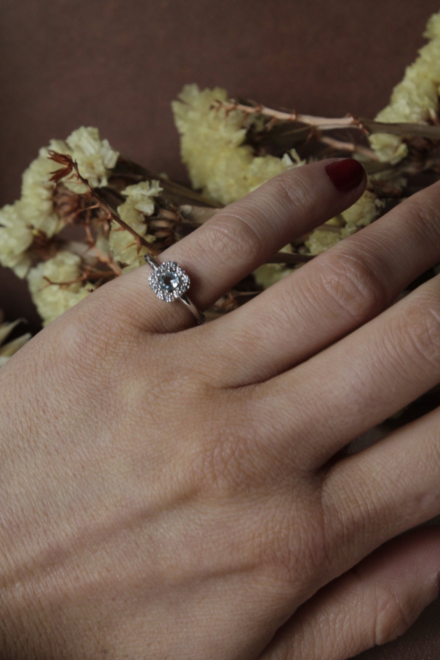 Anillo halo plata 925, aguamarina y zirconitas