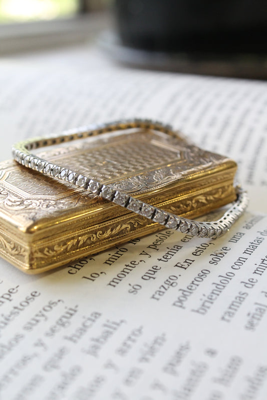 Pulsera europea modelo "tennis", oro blanco y brillantes