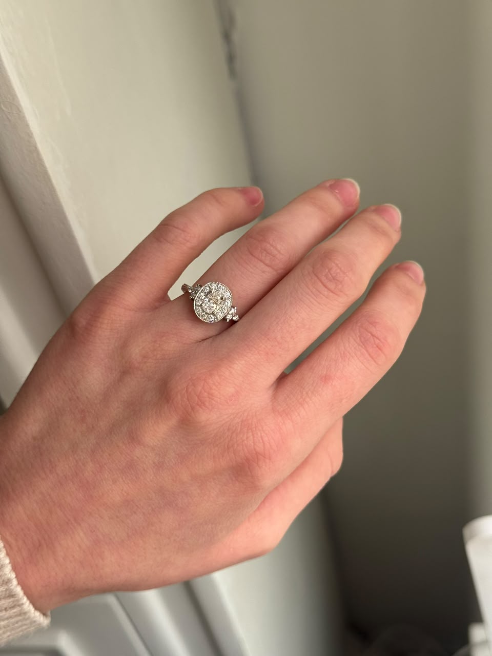 Anillo hecho a mano, platino y diamantes