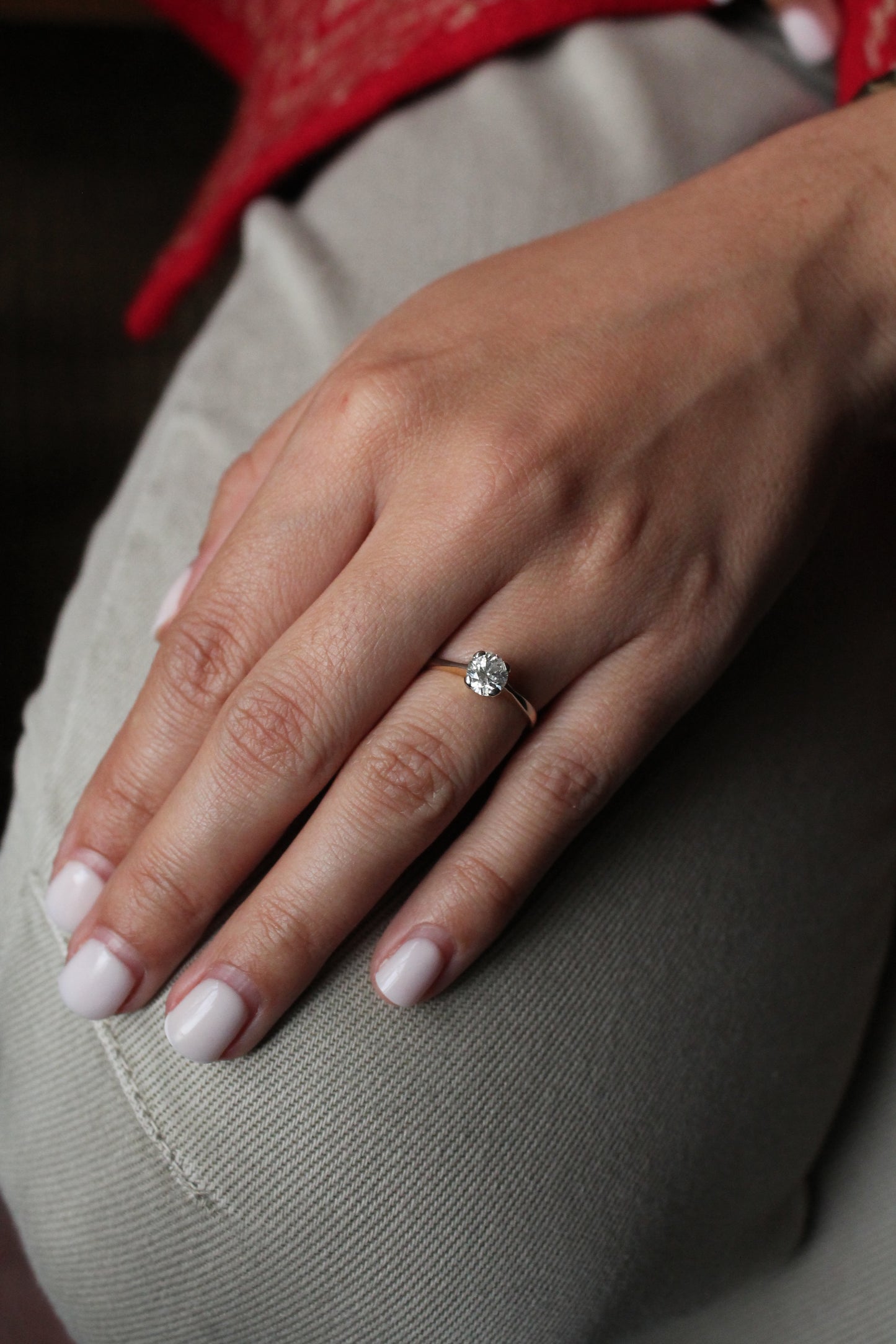 Anillo solitario europeo, oro amarillo, platino y brillante "old european cut".
